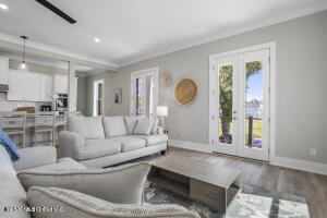 577 Maria Avenue Property Photo 7