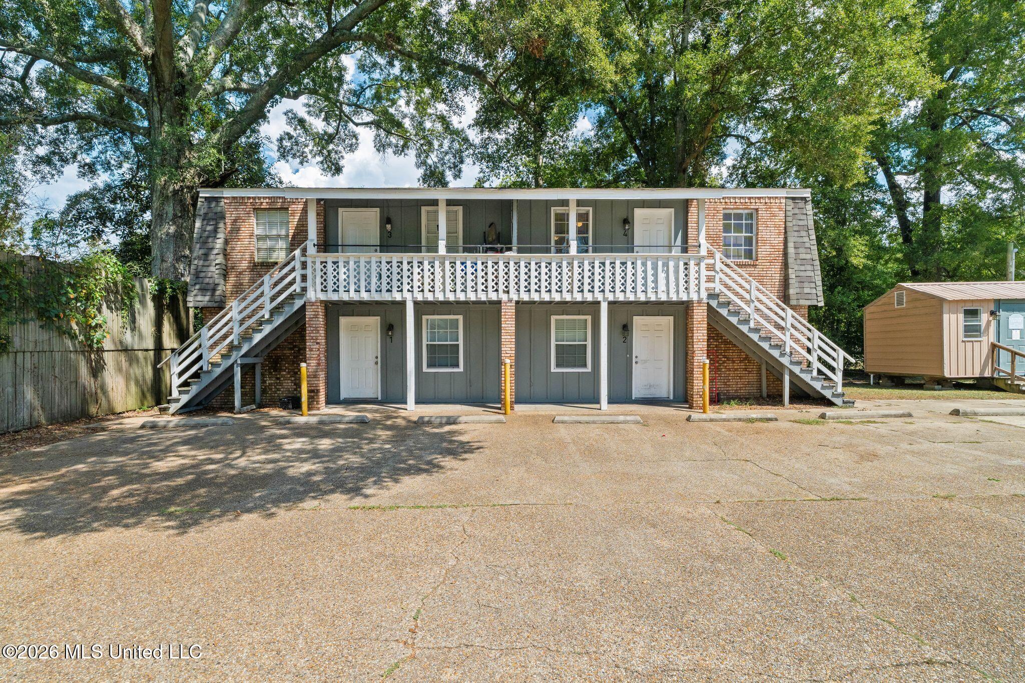 806 Maxwell Drive Property Photo 1