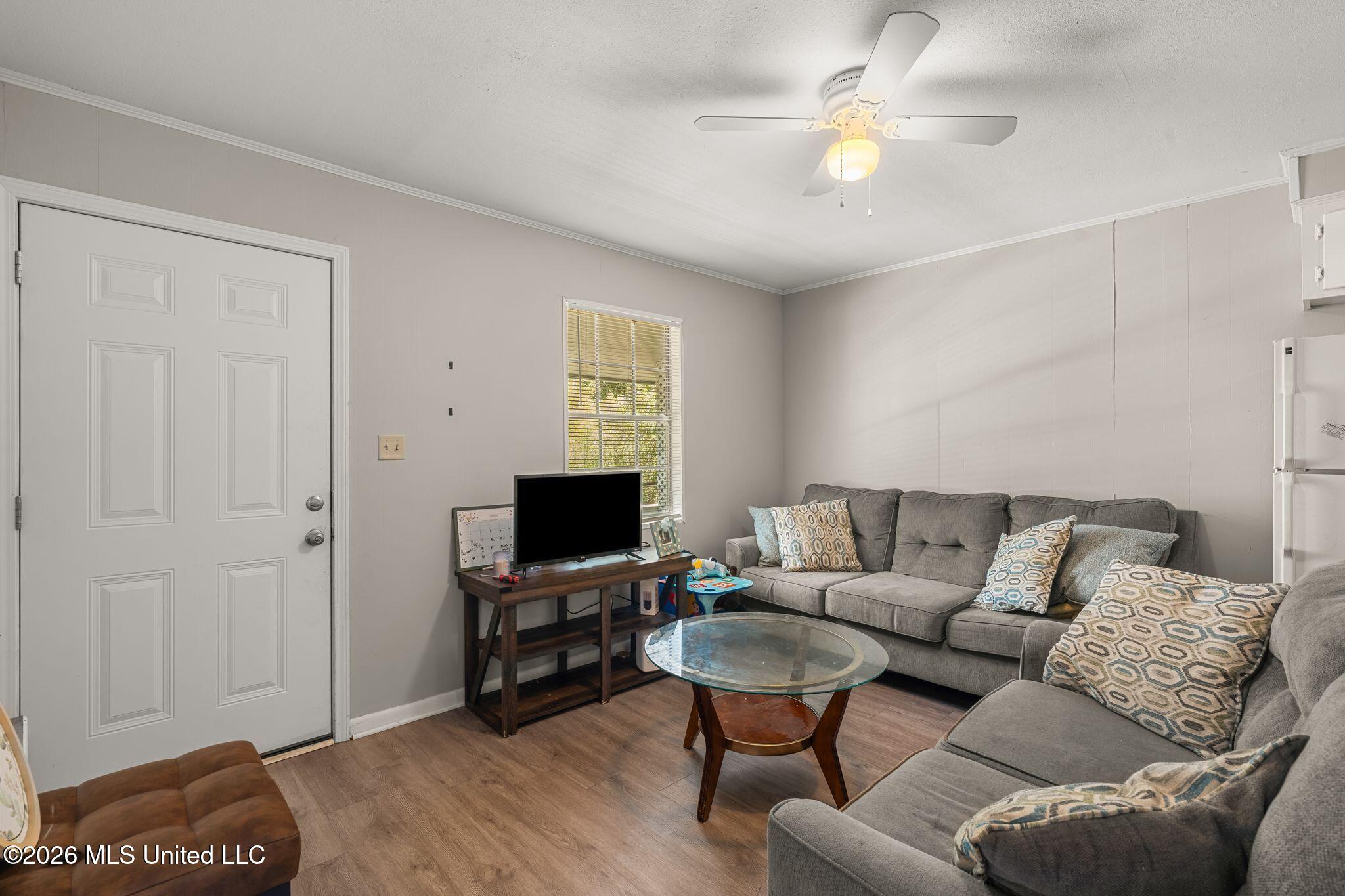 806 Maxwell Drive Property Photo 3