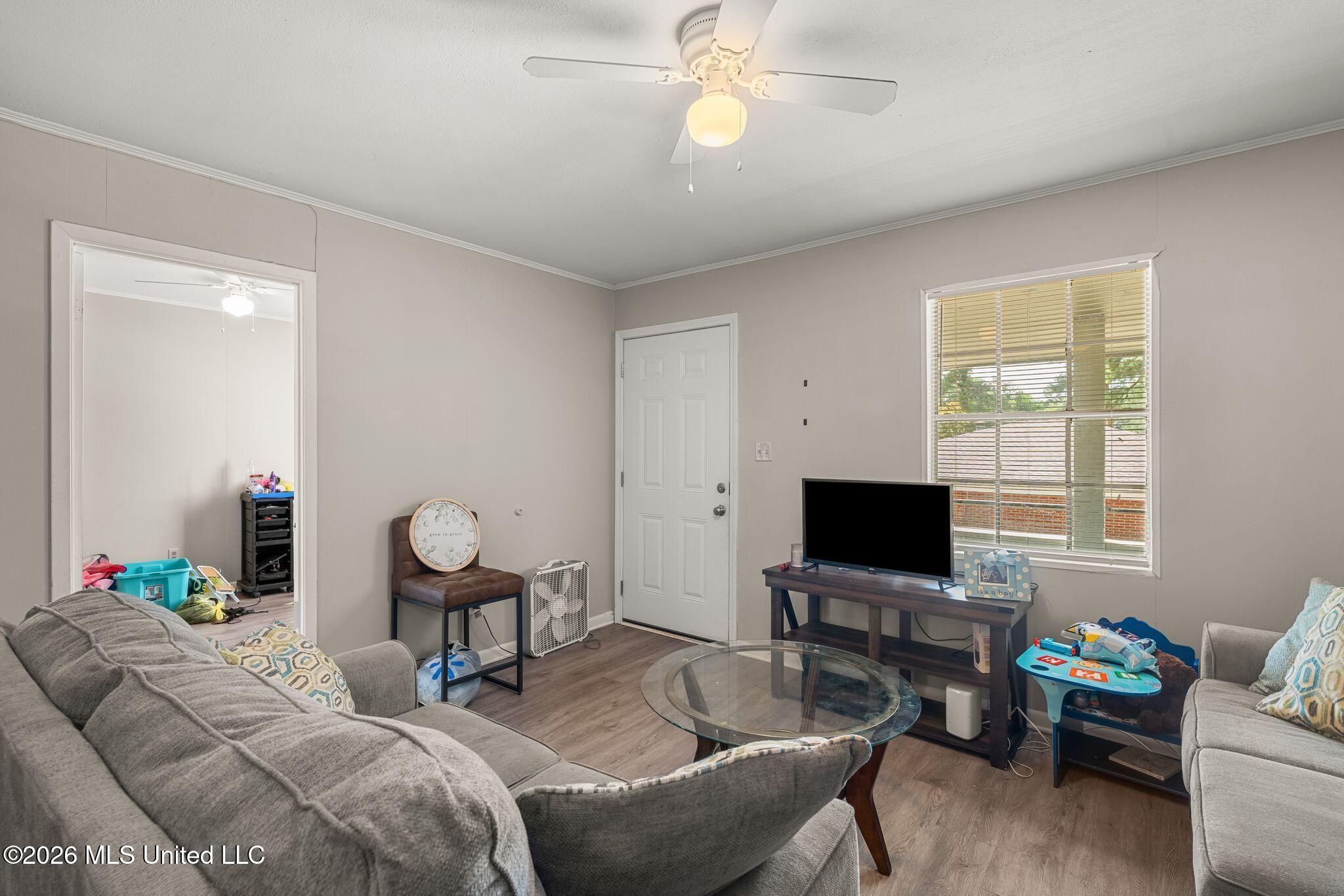 806 Maxwell Drive Property Photo 4