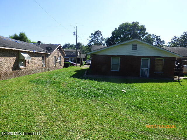 427 College Street Property Photo 4