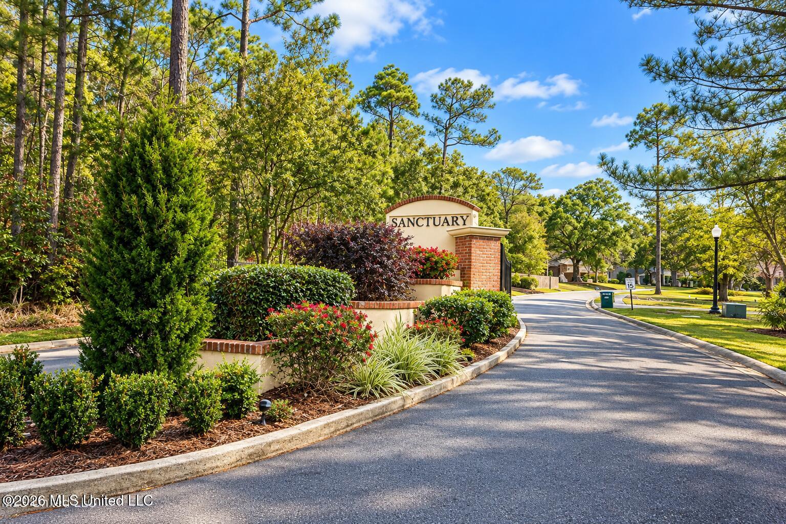1004 Cardinal Cove Property Photo 3
