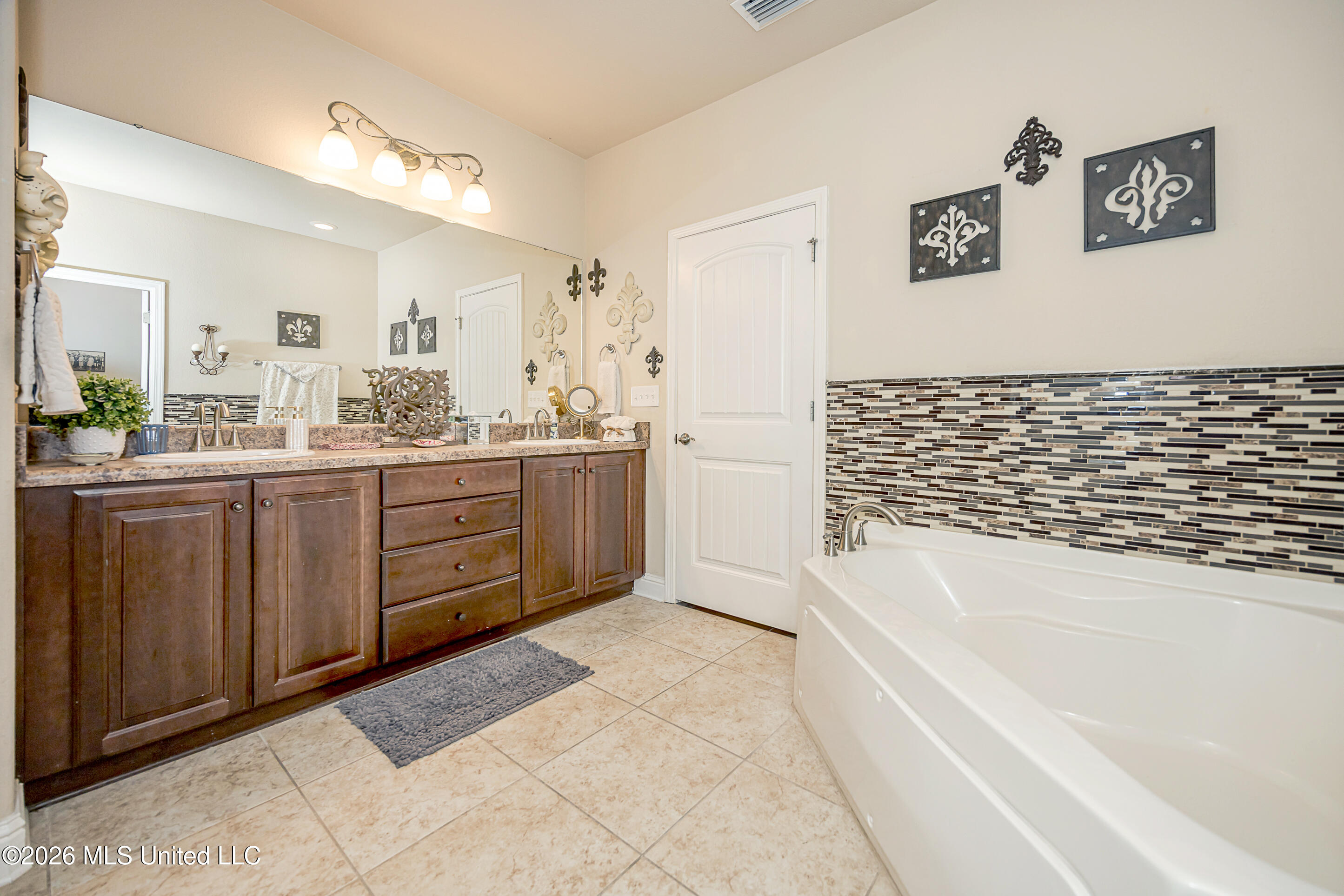 1004 Cardinal Cove Property Photo 32