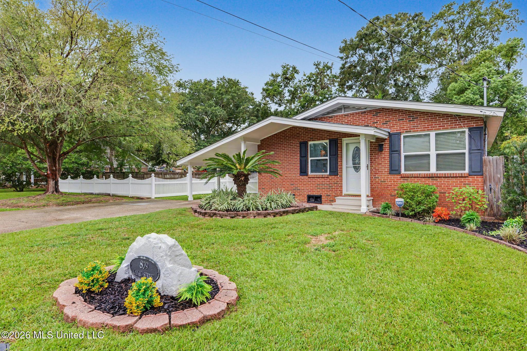809 Canal Street Property Photo 1