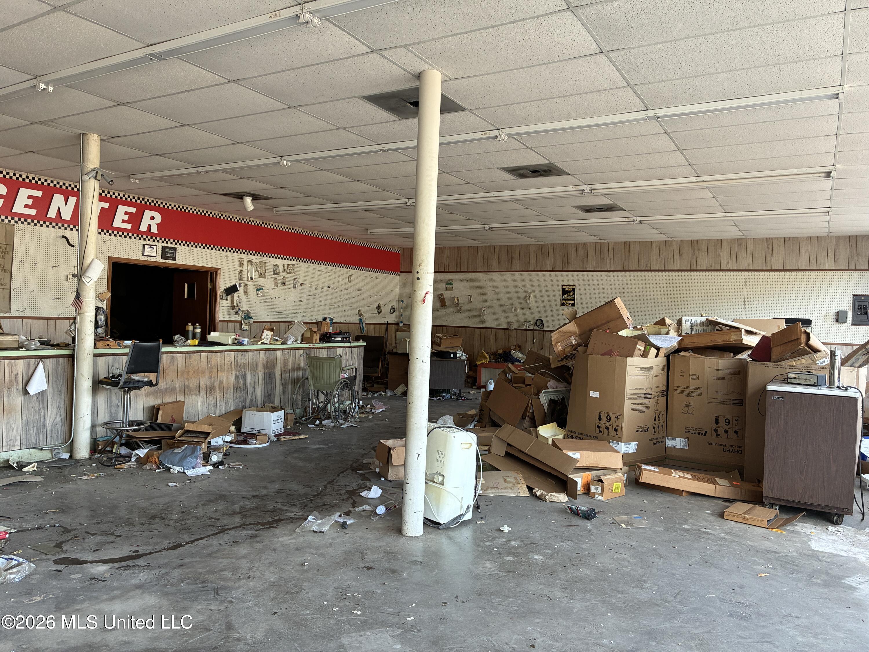 627 S Broadway Street Property Photo 2