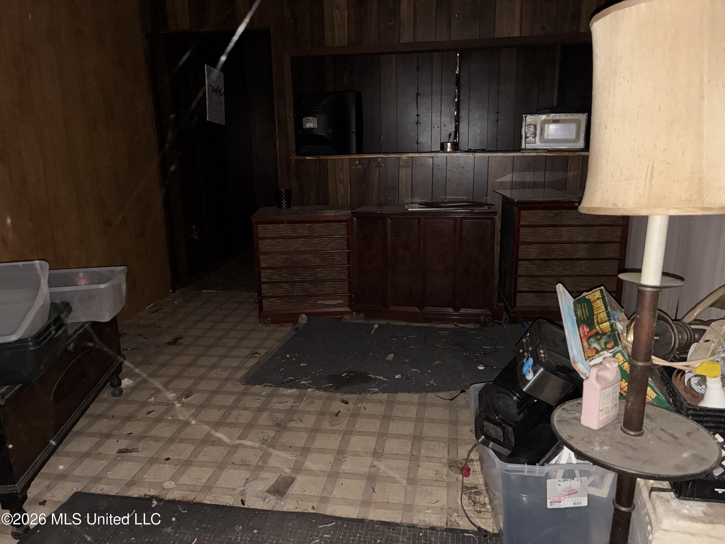 627 S Broadway Street Property Photo 7
