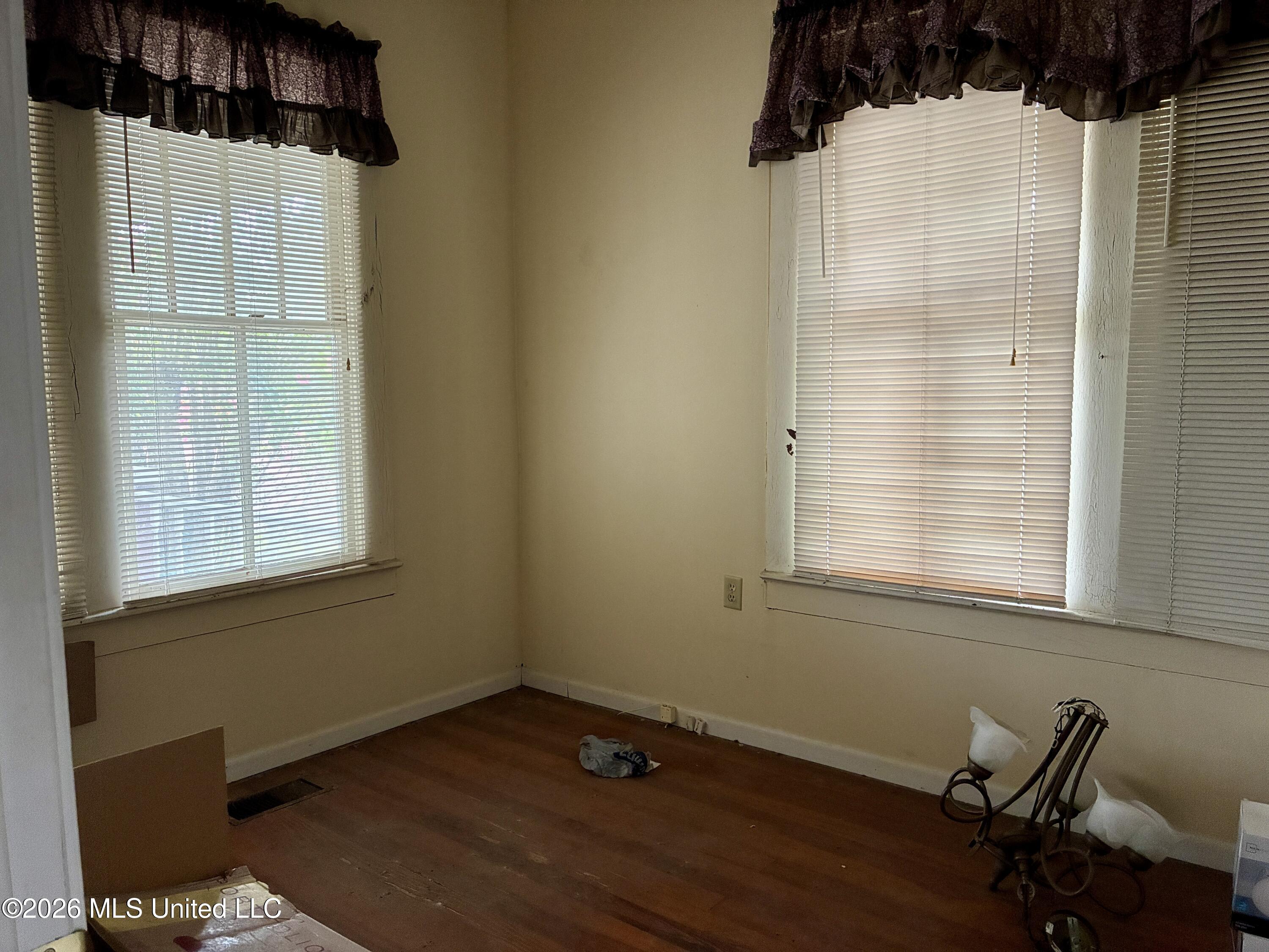 528 W Michigan Avenue Property Photo 2