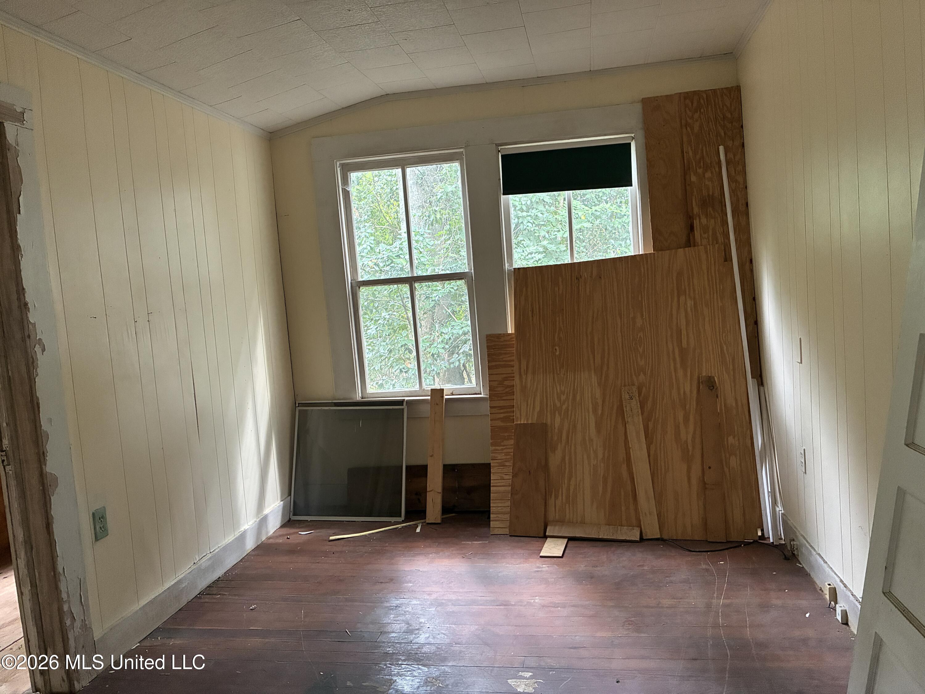 528 W Michigan Avenue Property Photo 7
