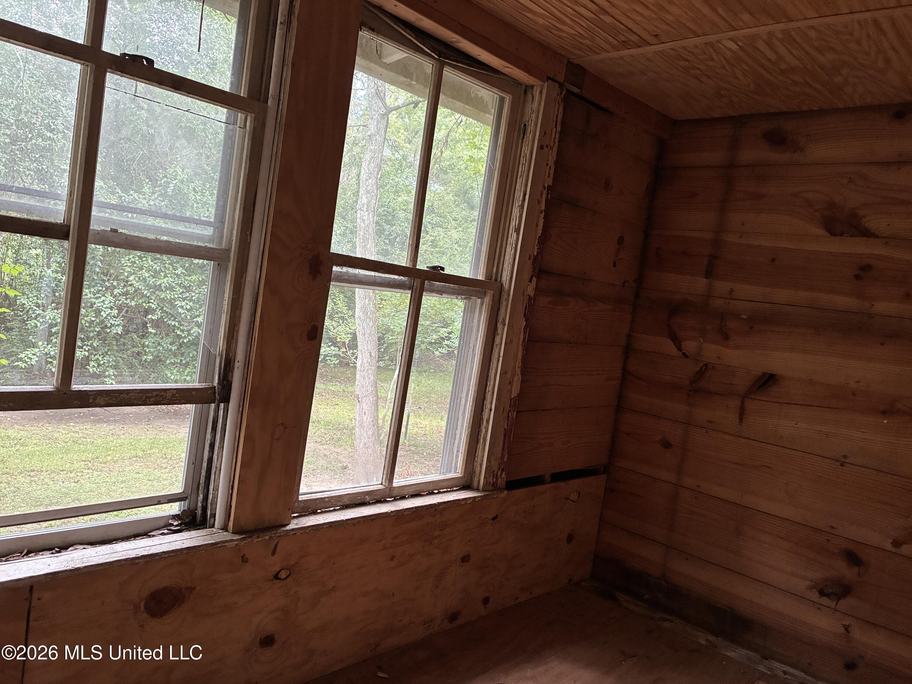 528 W Michigan Avenue Property Photo 8