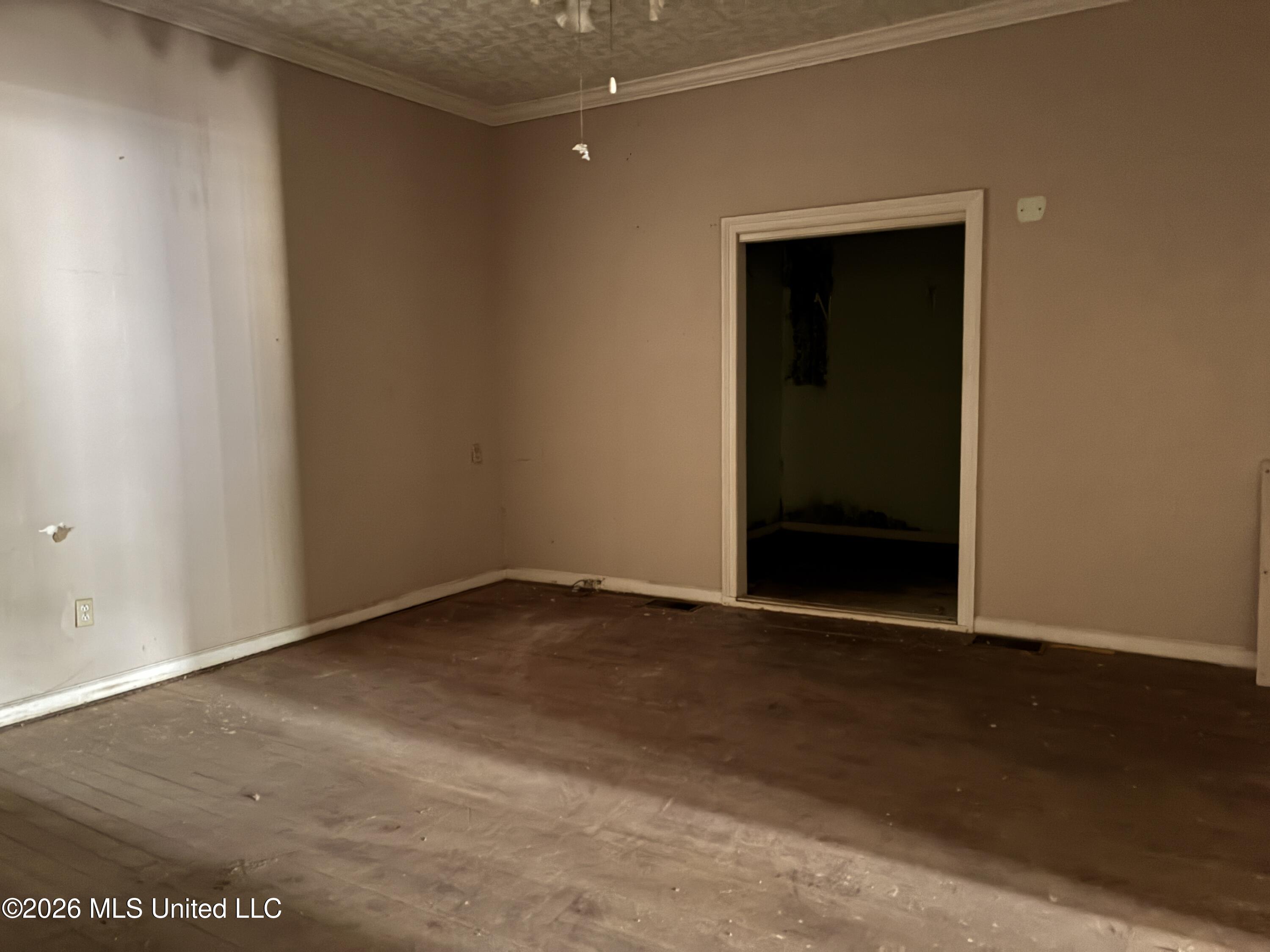 528 W Michigan Avenue Property Photo 9
