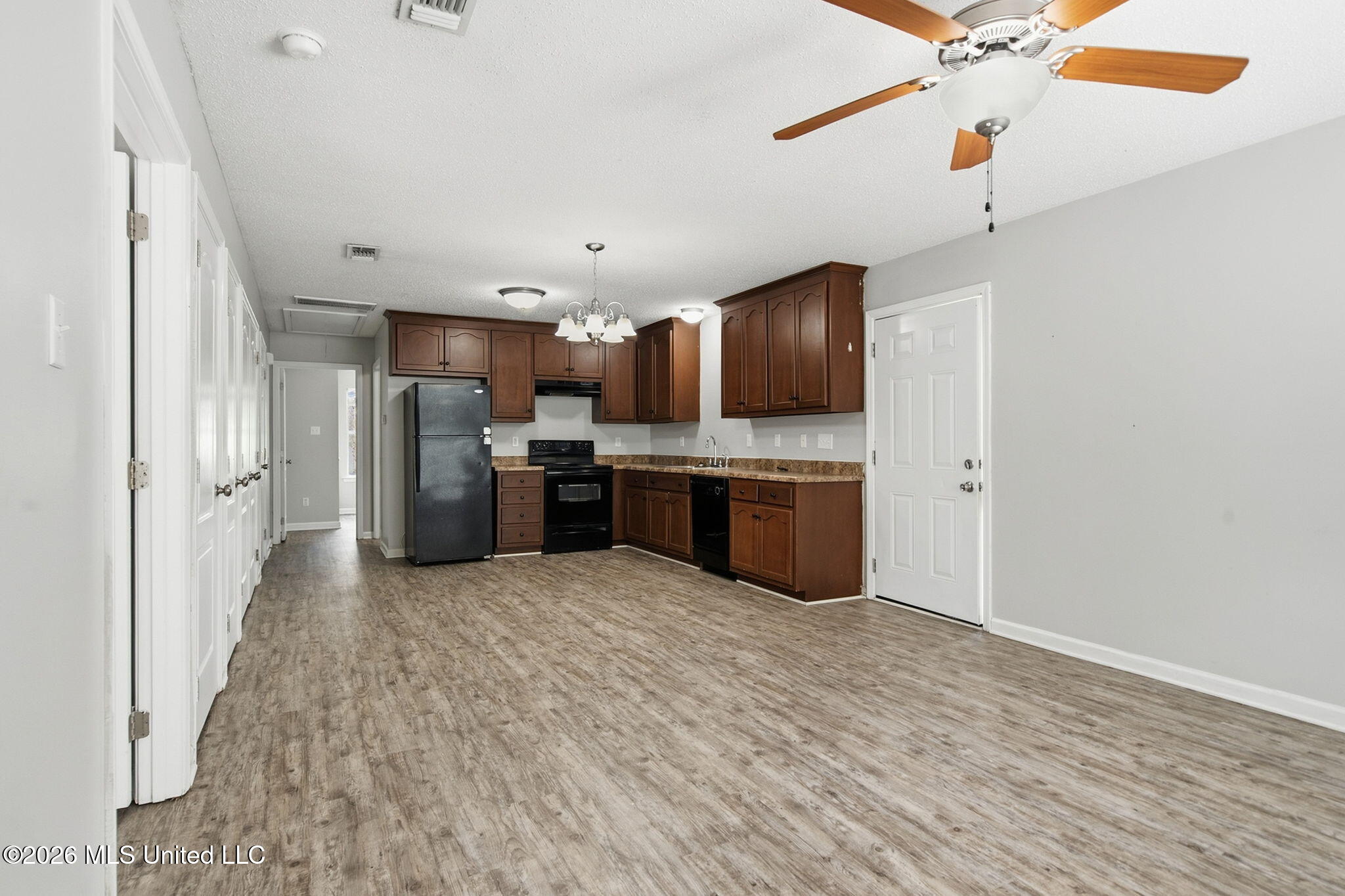 100 Beaver Dam Road Property Photo 5