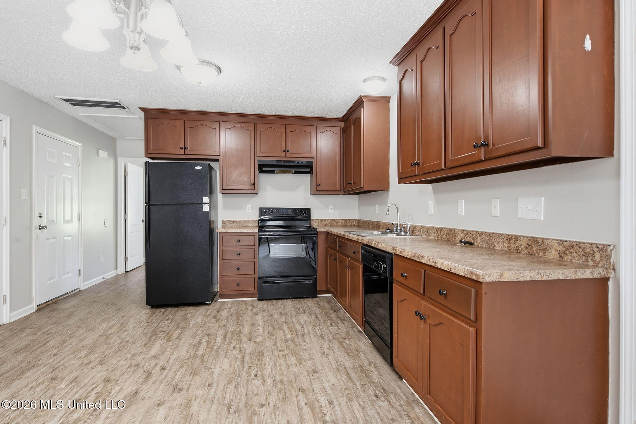 100 Beaver Dam Road Property Photo 8