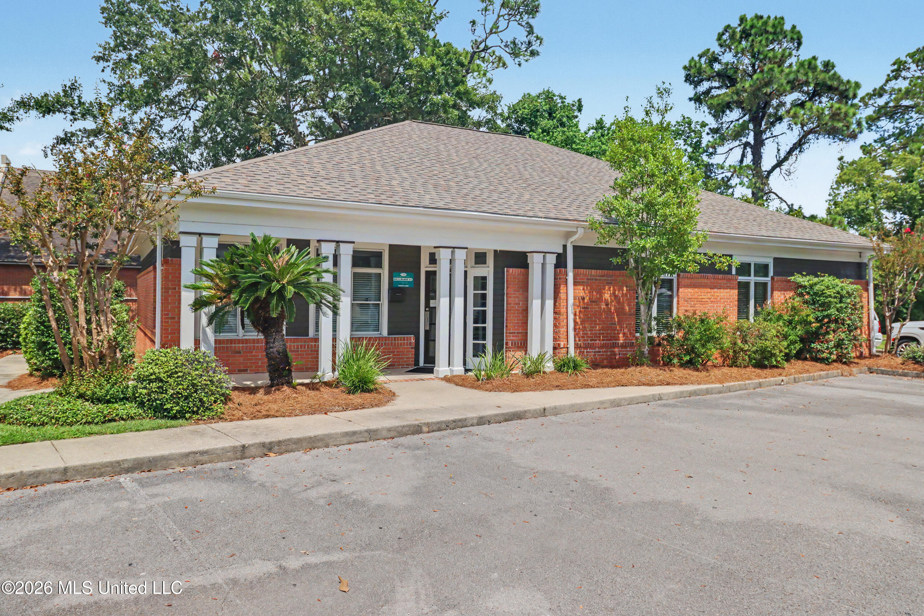 390 Courthouse Road Property Photo 1