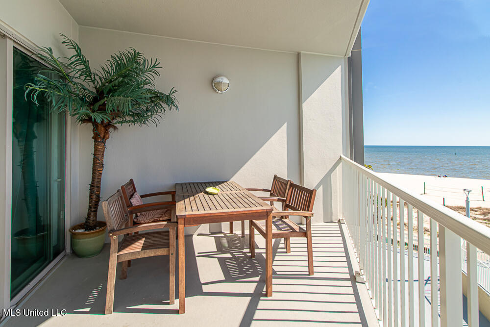 1899 Beach Boulevard Property Photo 3