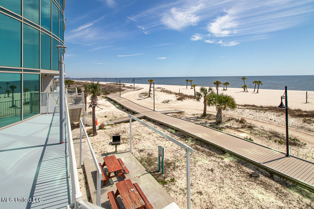 1899 Beach Boulevard Property Photo 25