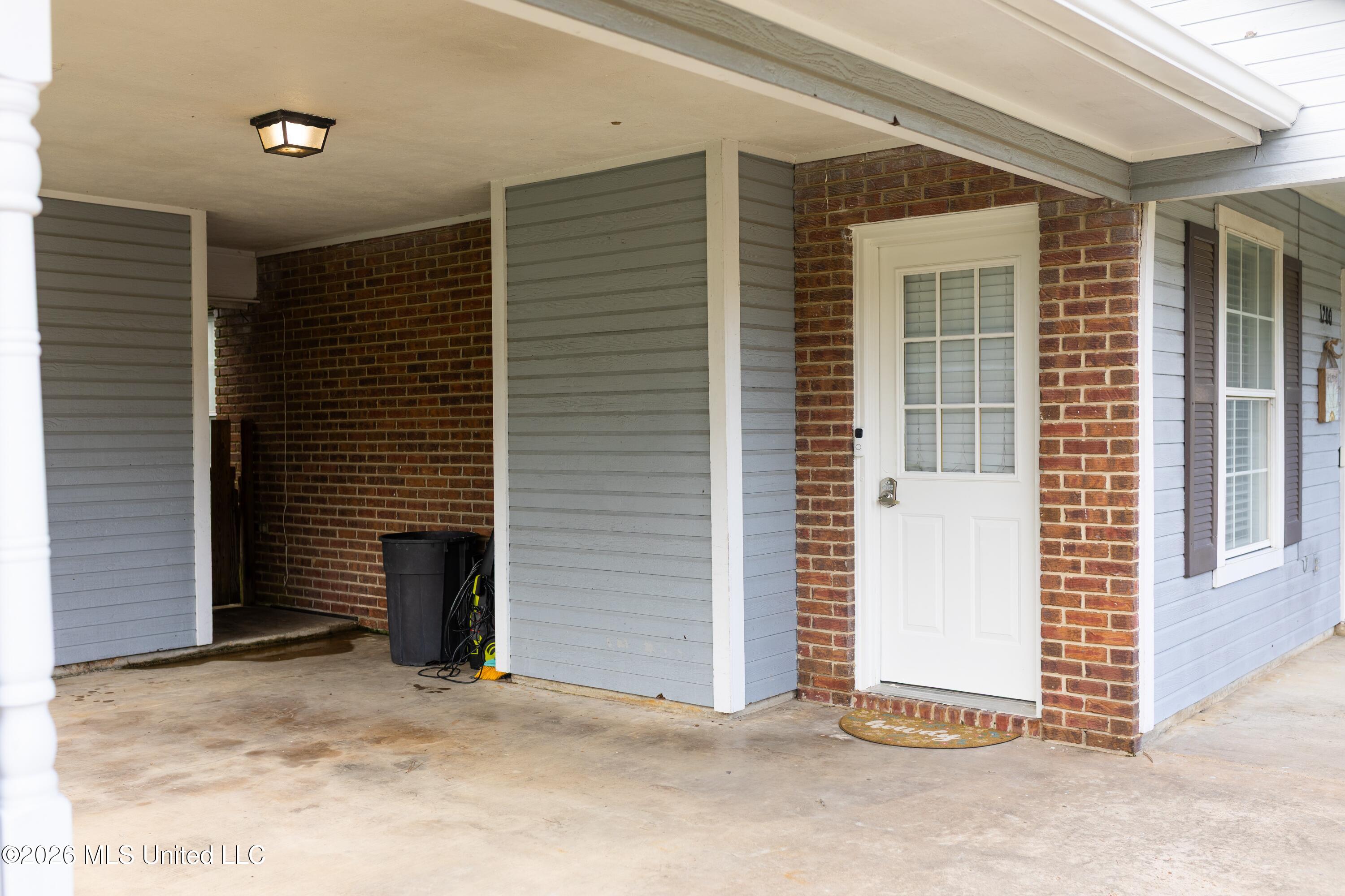 1200 Barnett Bend Circle Property Photo 5