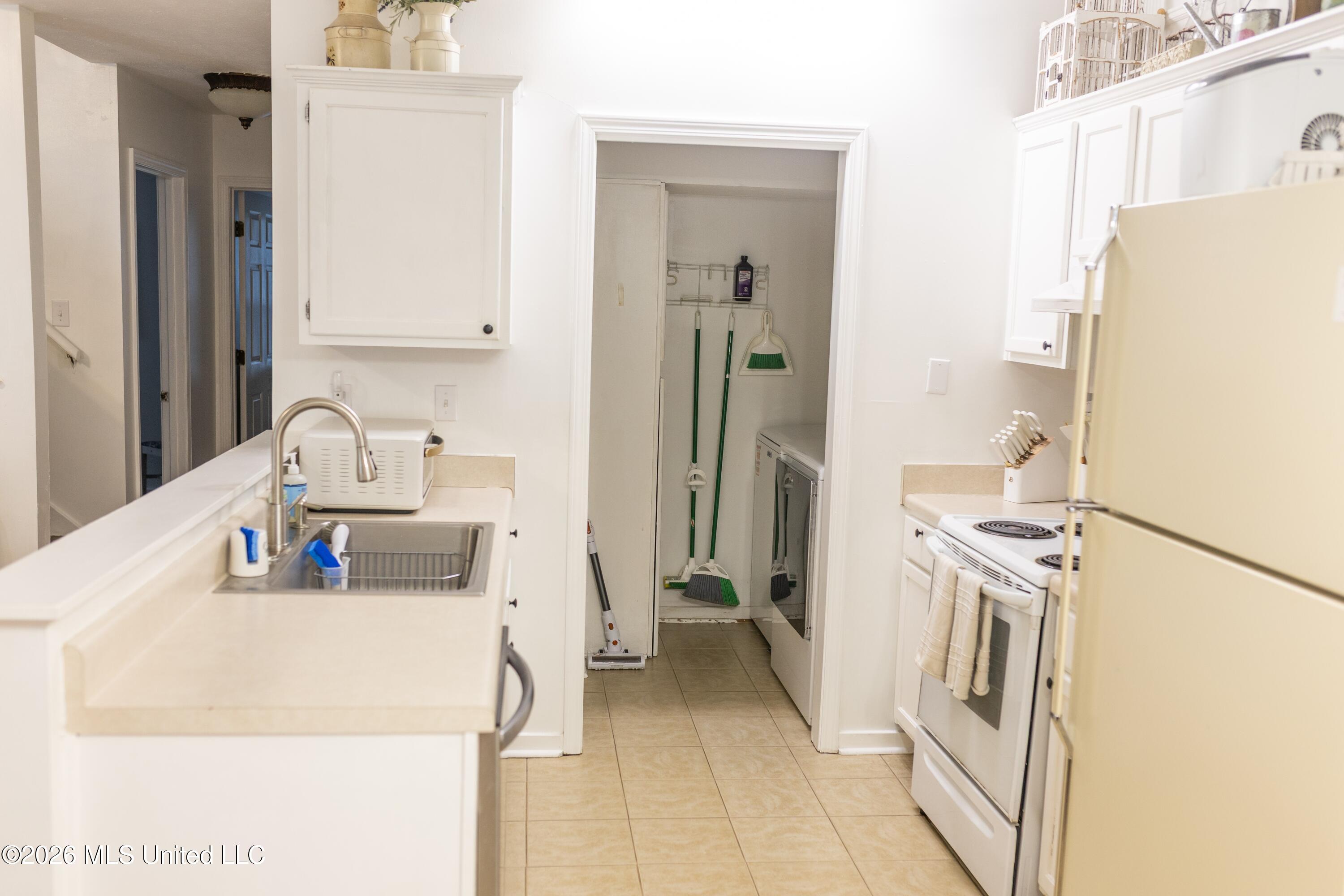1200 Barnett Bend Circle Property Photo 9