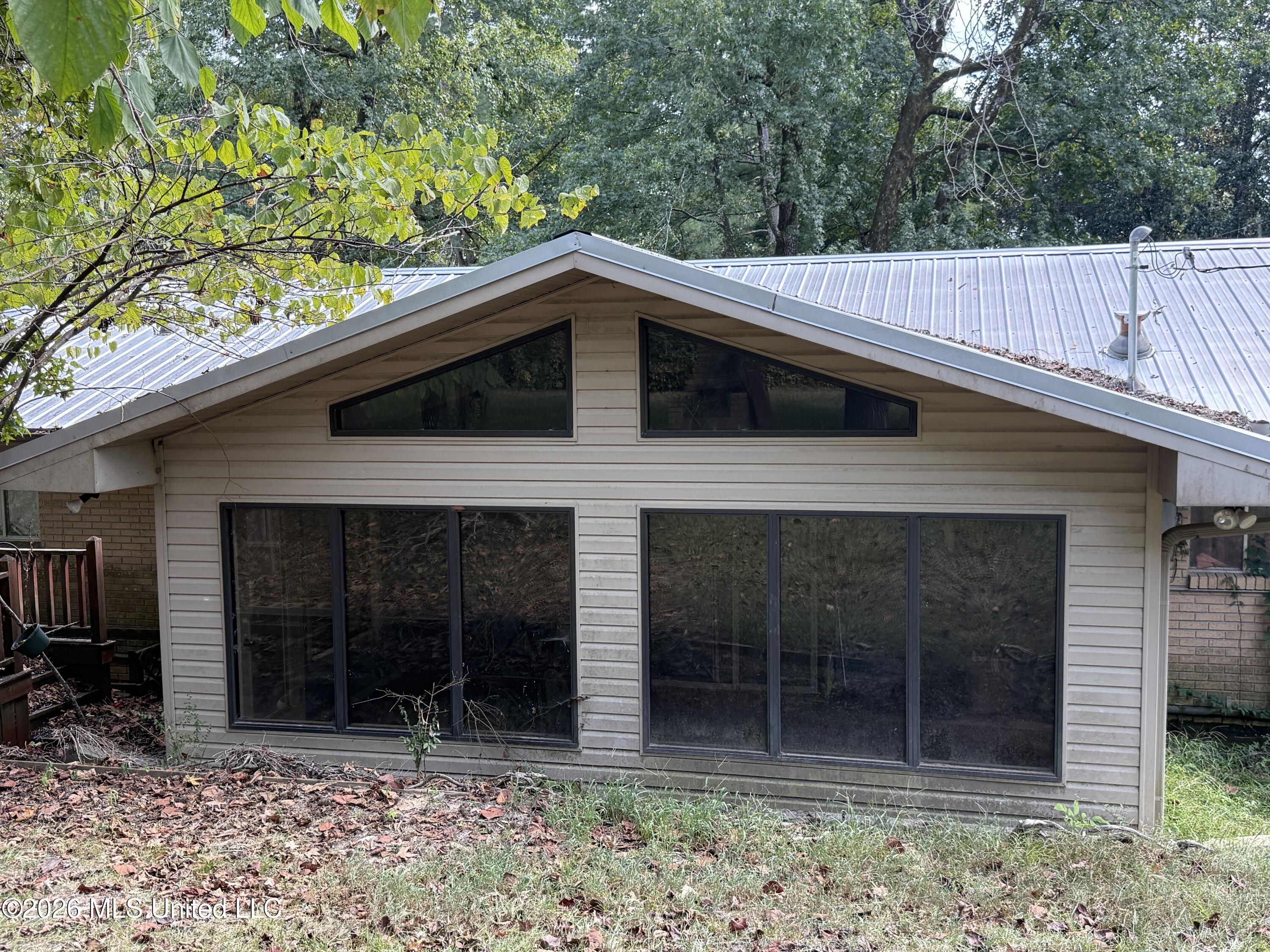 130 Rochelle Drive Property Photo 2