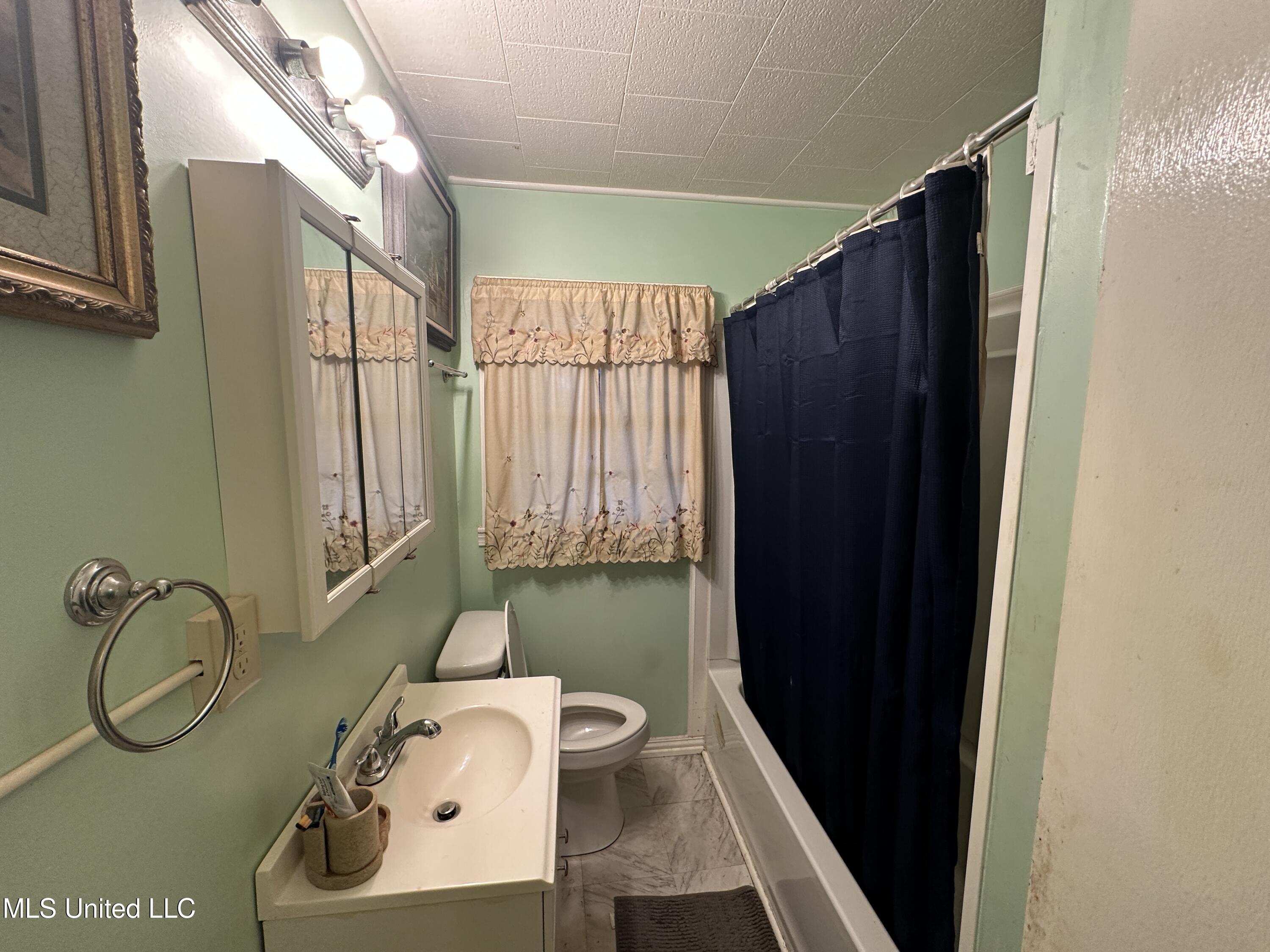 4100 Washington Boulevard Property Photo 18