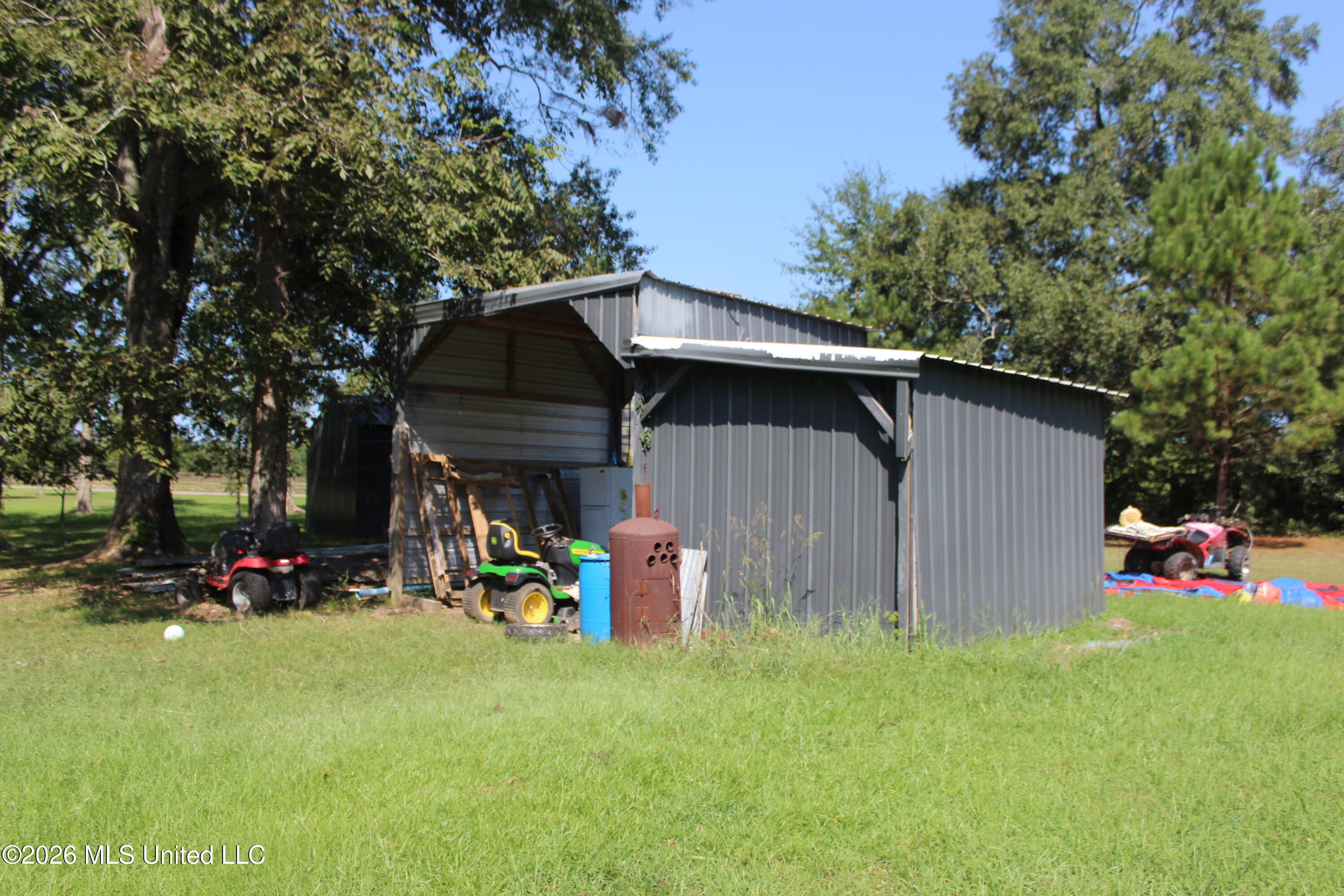 2115 Gene Road Property Photo 5