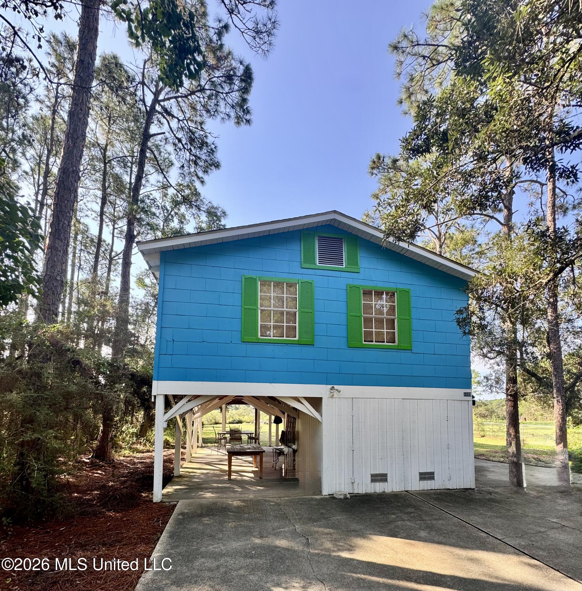 8409 Pickering Forrest Property Photo 1