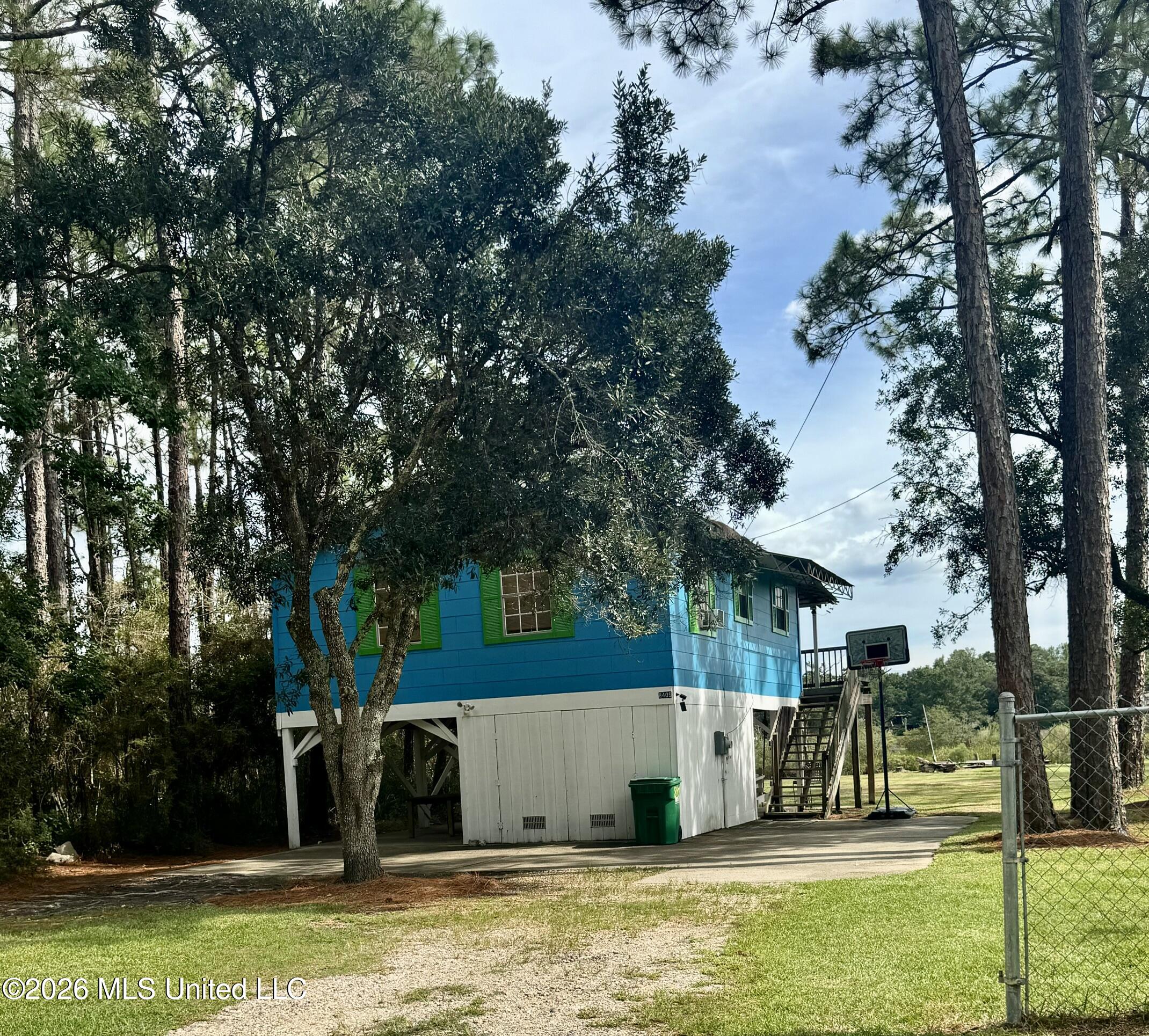 8409 Pickering Forrest Property Photo 2