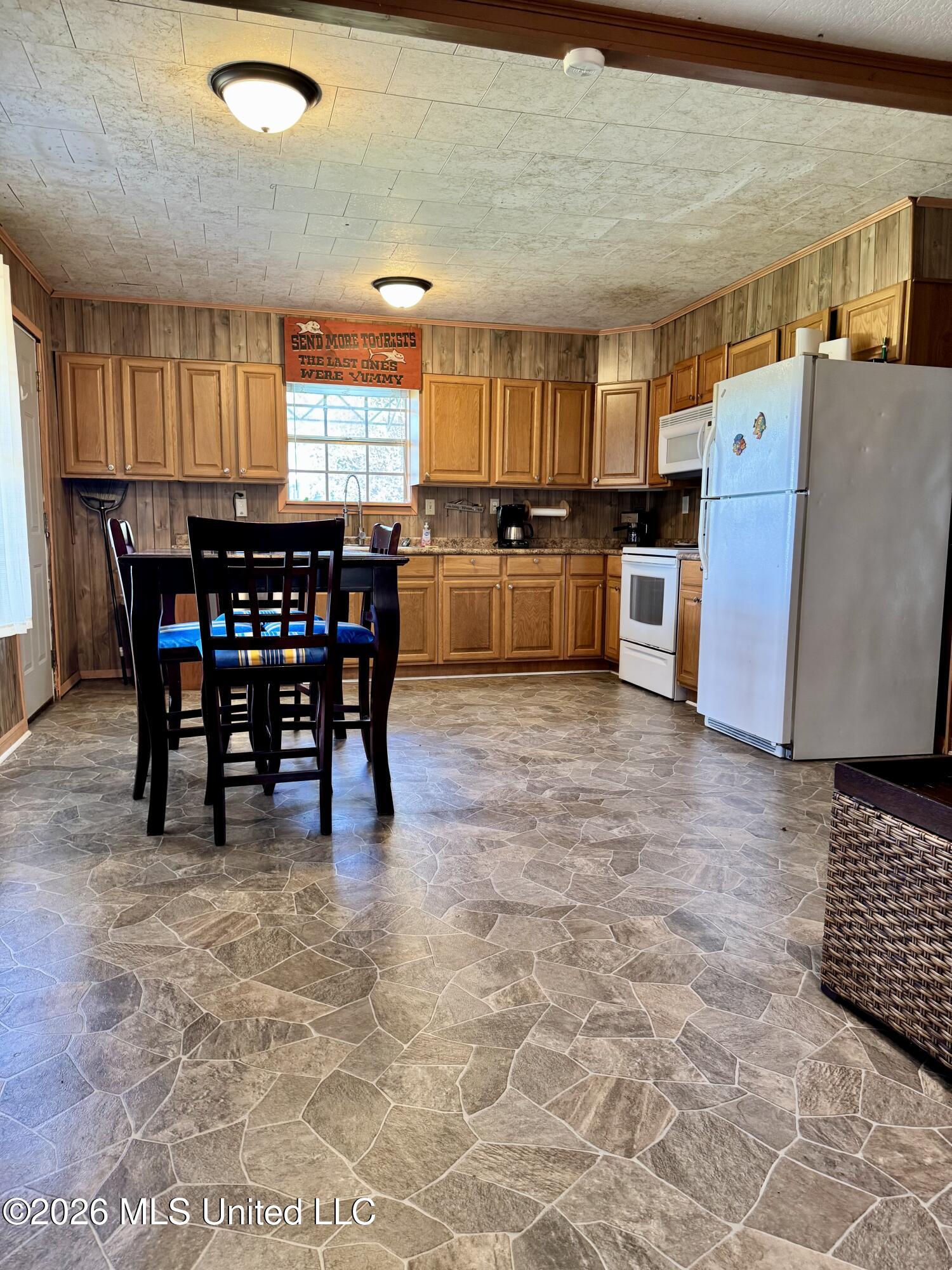 8409 Pickering Forrest Property Photo 16