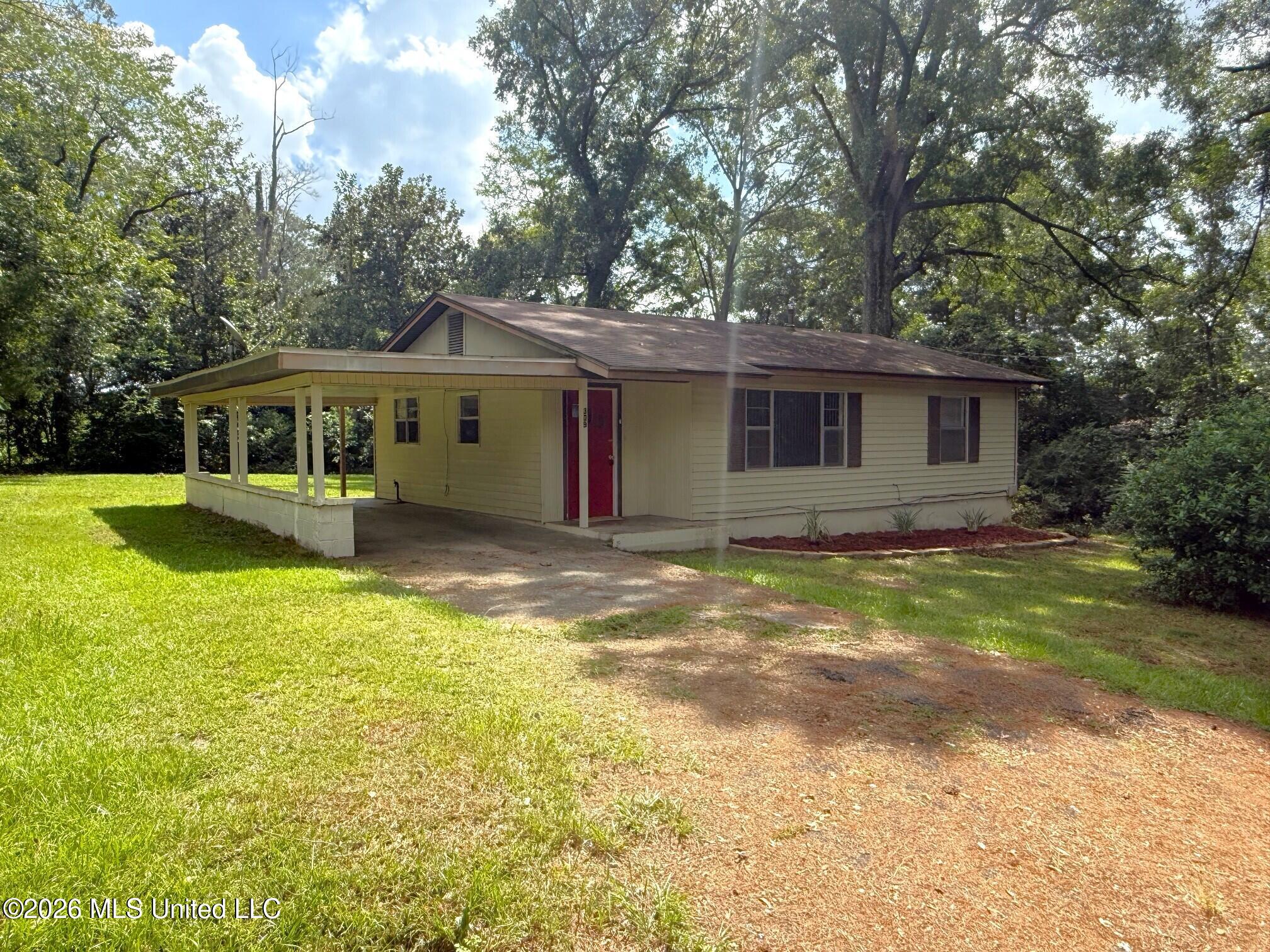 309 S West Avenue Property Photo 1