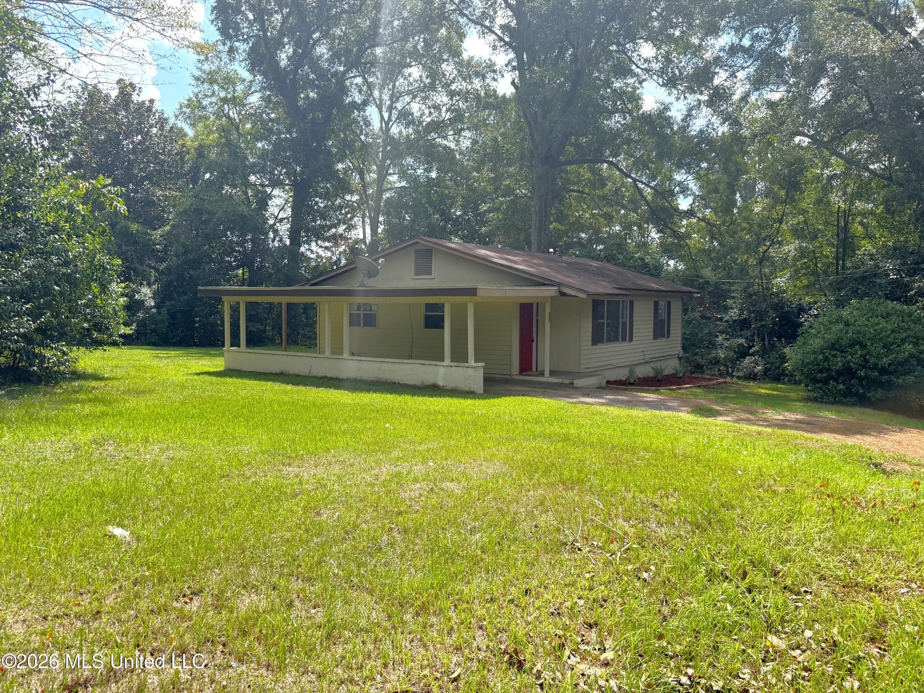 309 S West Avenue Property Photo 2