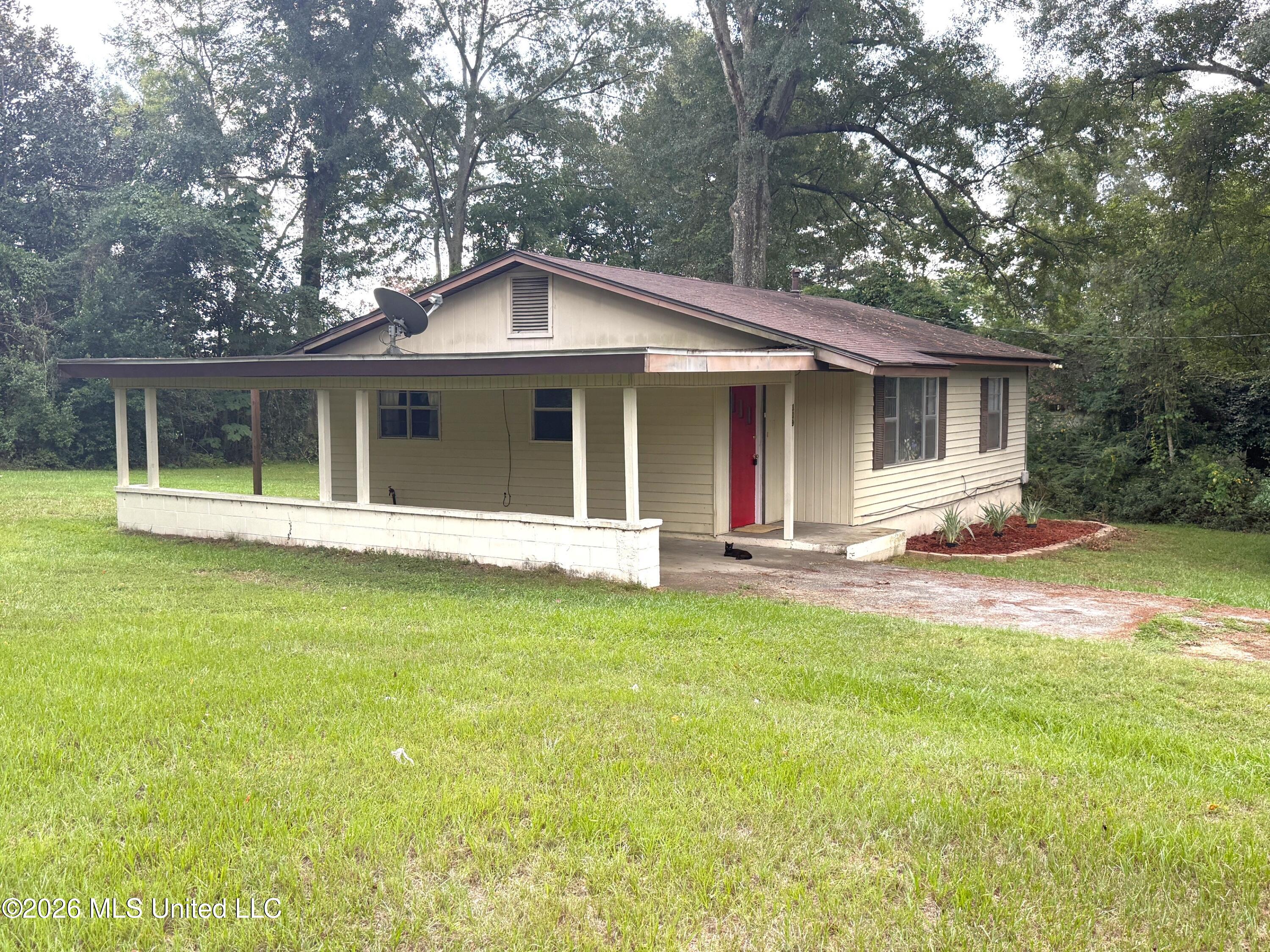 309 S West Avenue Property Photo 4
