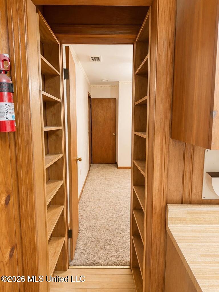 409 Peach Street Property Photo 8