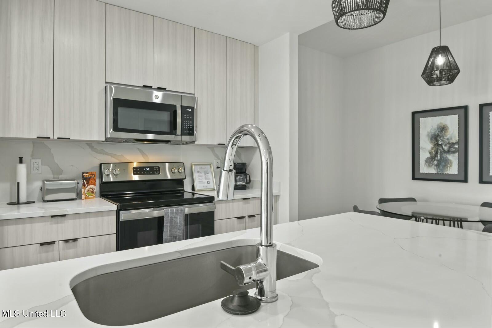 1302 Magnolia Street Property Photo 16