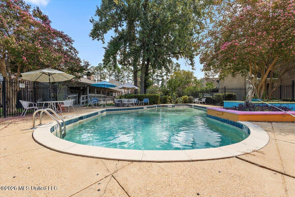 1012 Bayridge Drive Property Photo 2
