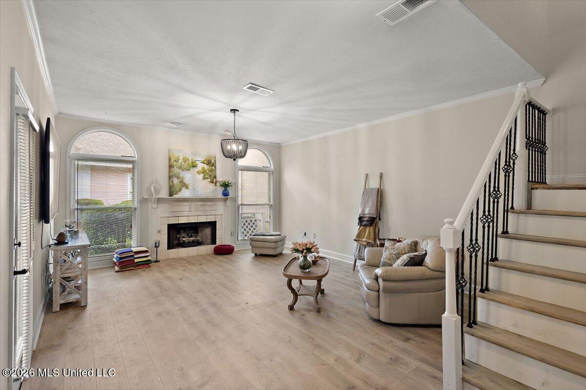 1012 Bayridge Drive Property Photo 6