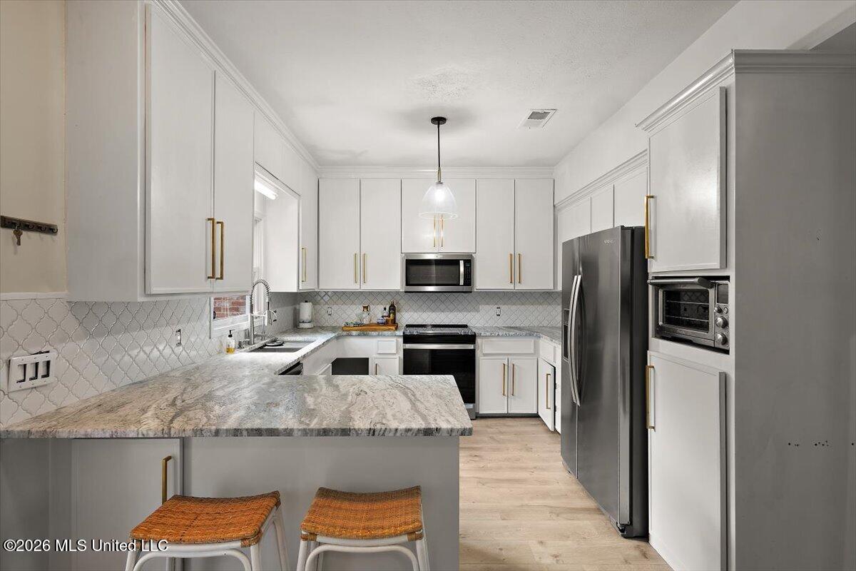 1012 Bayridge Drive Property Photo 11