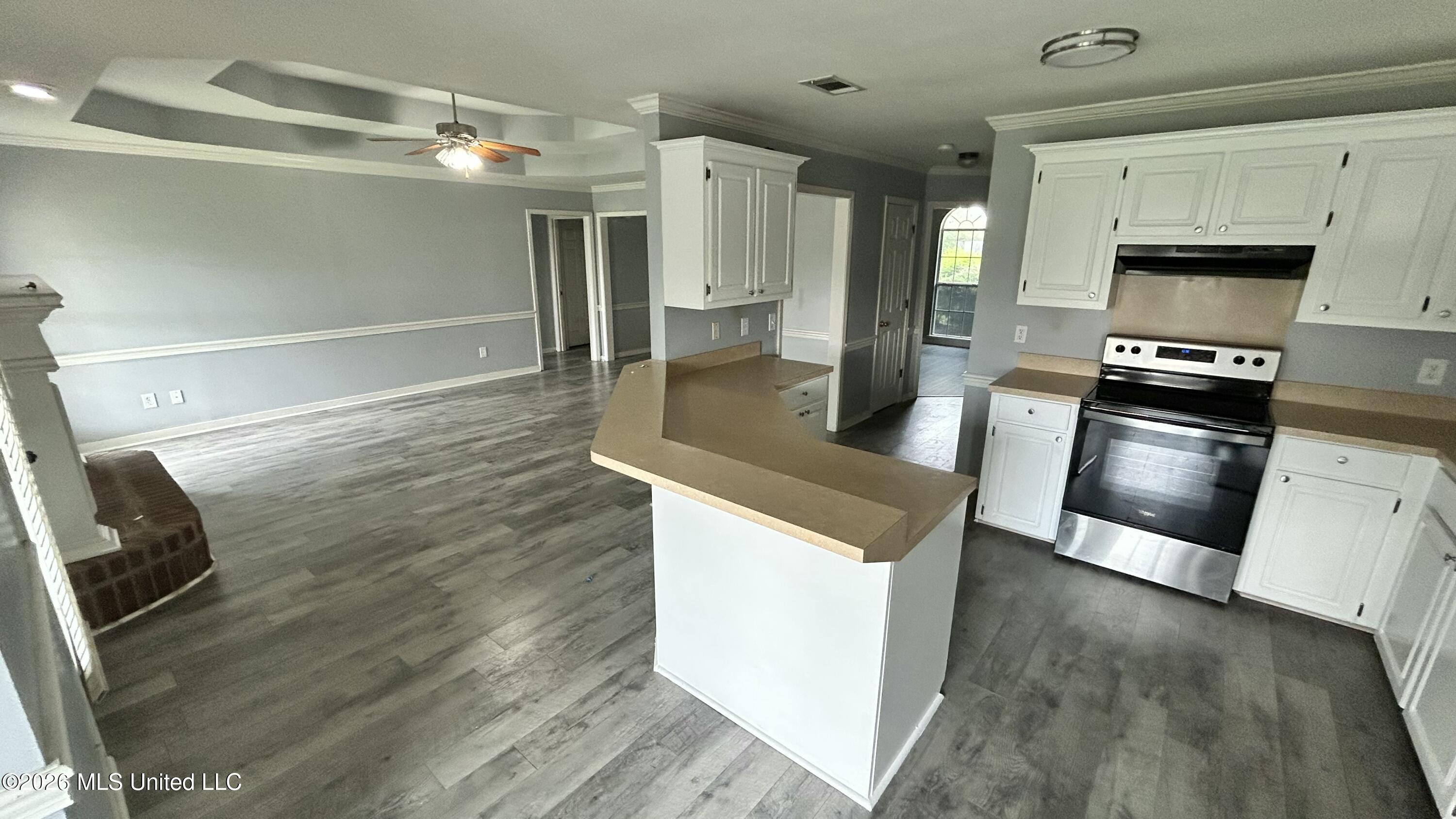9927 Crooked Creek Circle Property Photo 3
