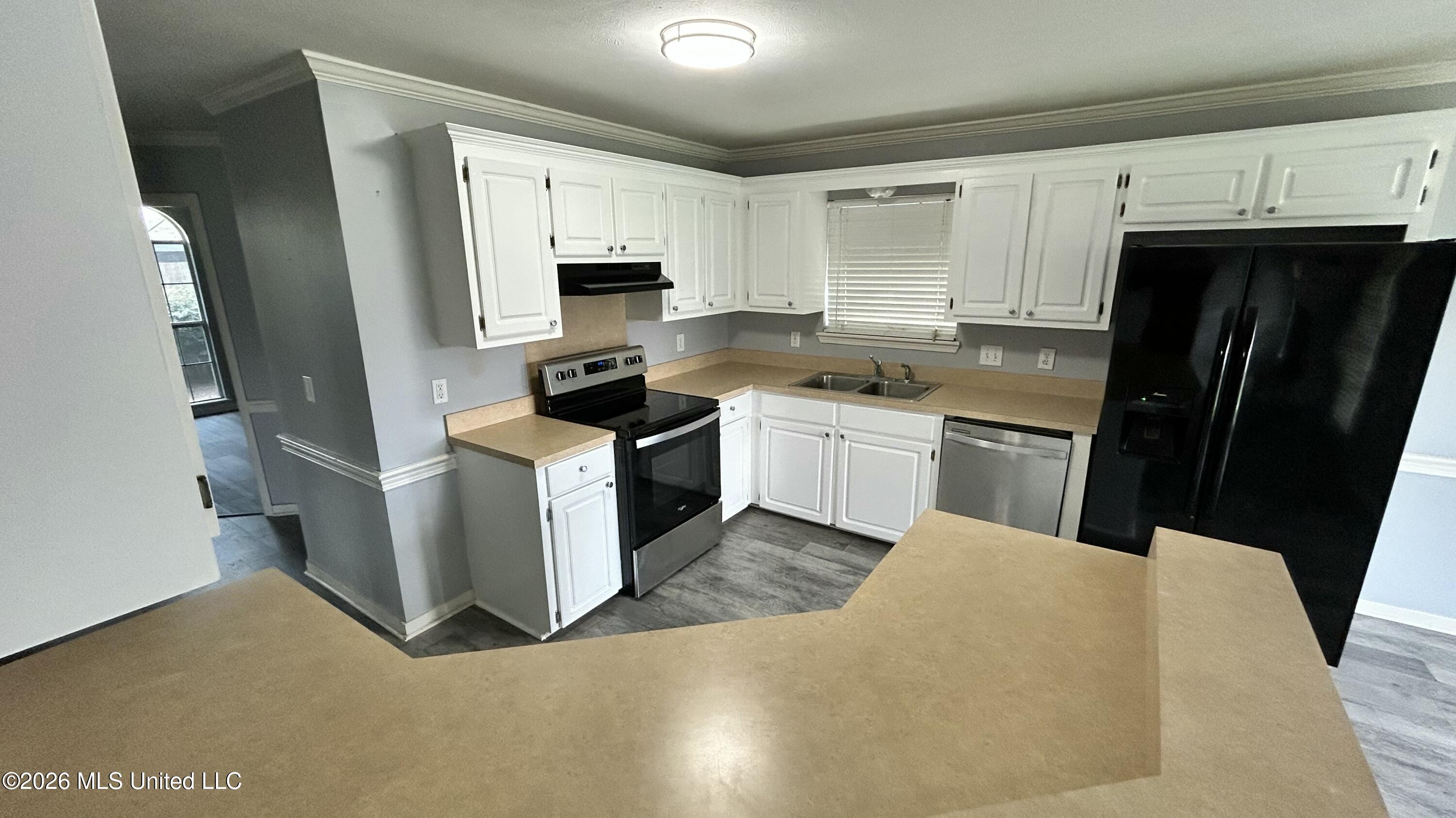 9927 Crooked Creek Circle Property Photo 4