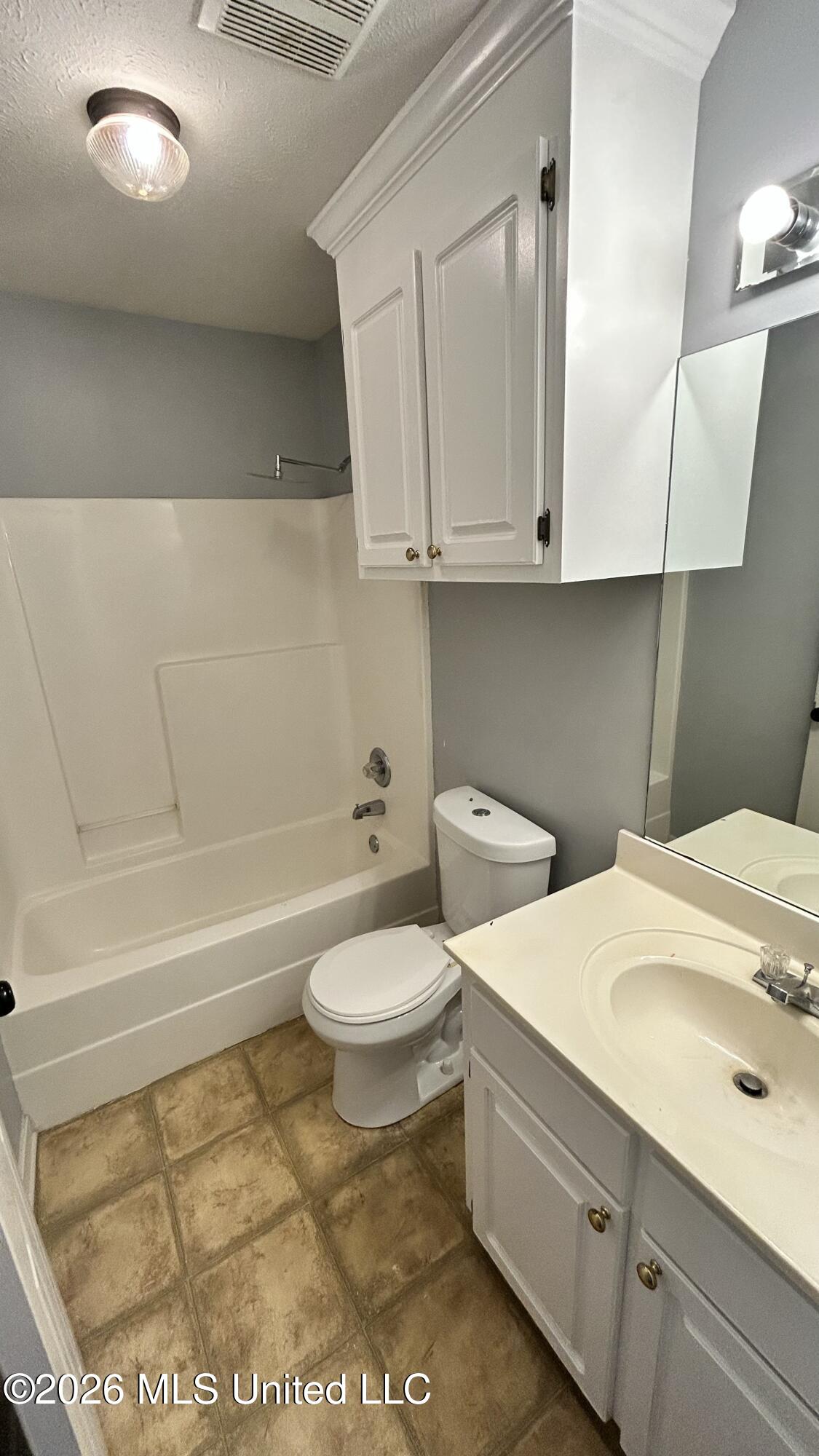 9927 Crooked Creek Circle Property Photo 6
