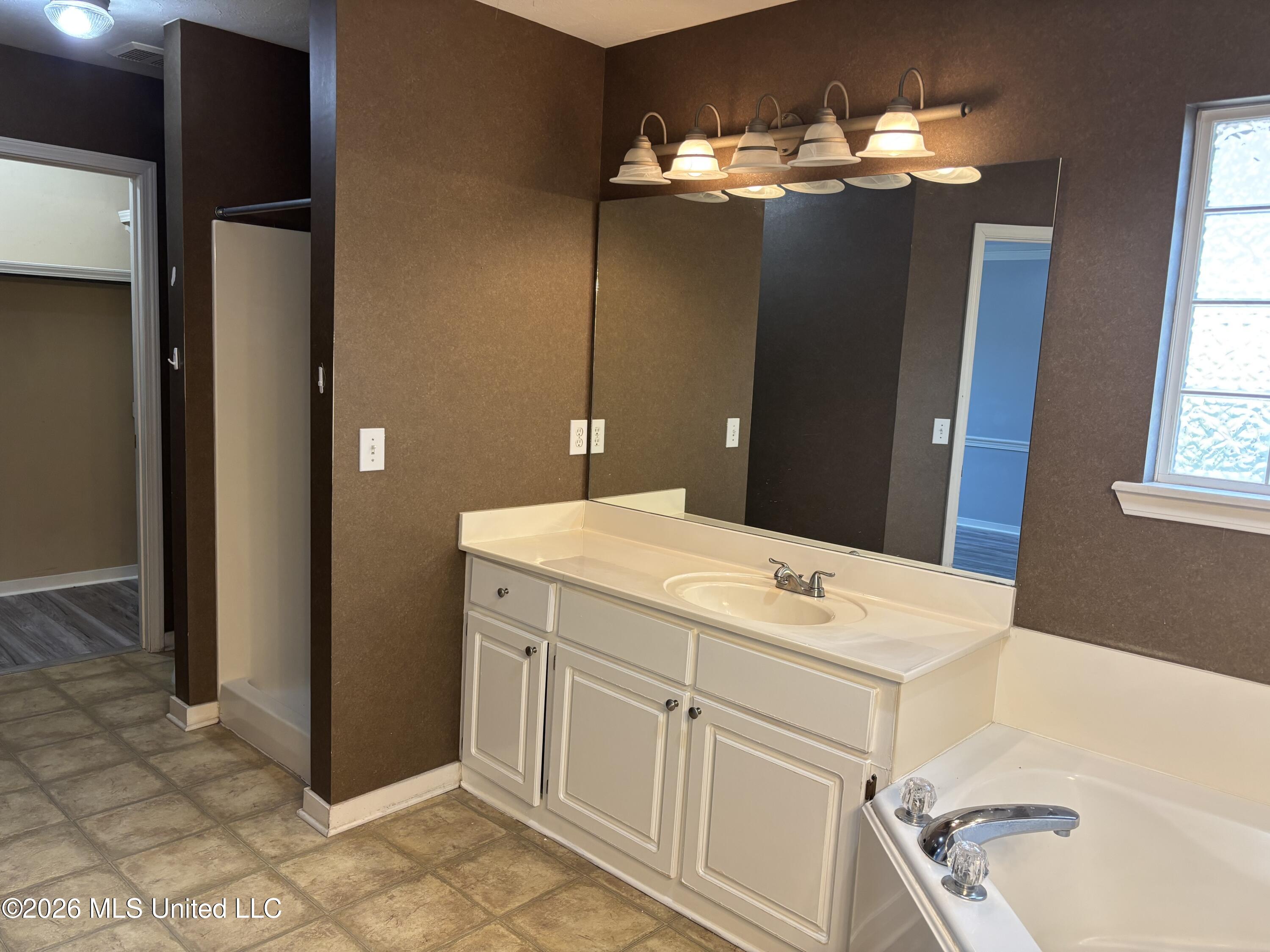 9927 Crooked Creek Circle Property Photo 11