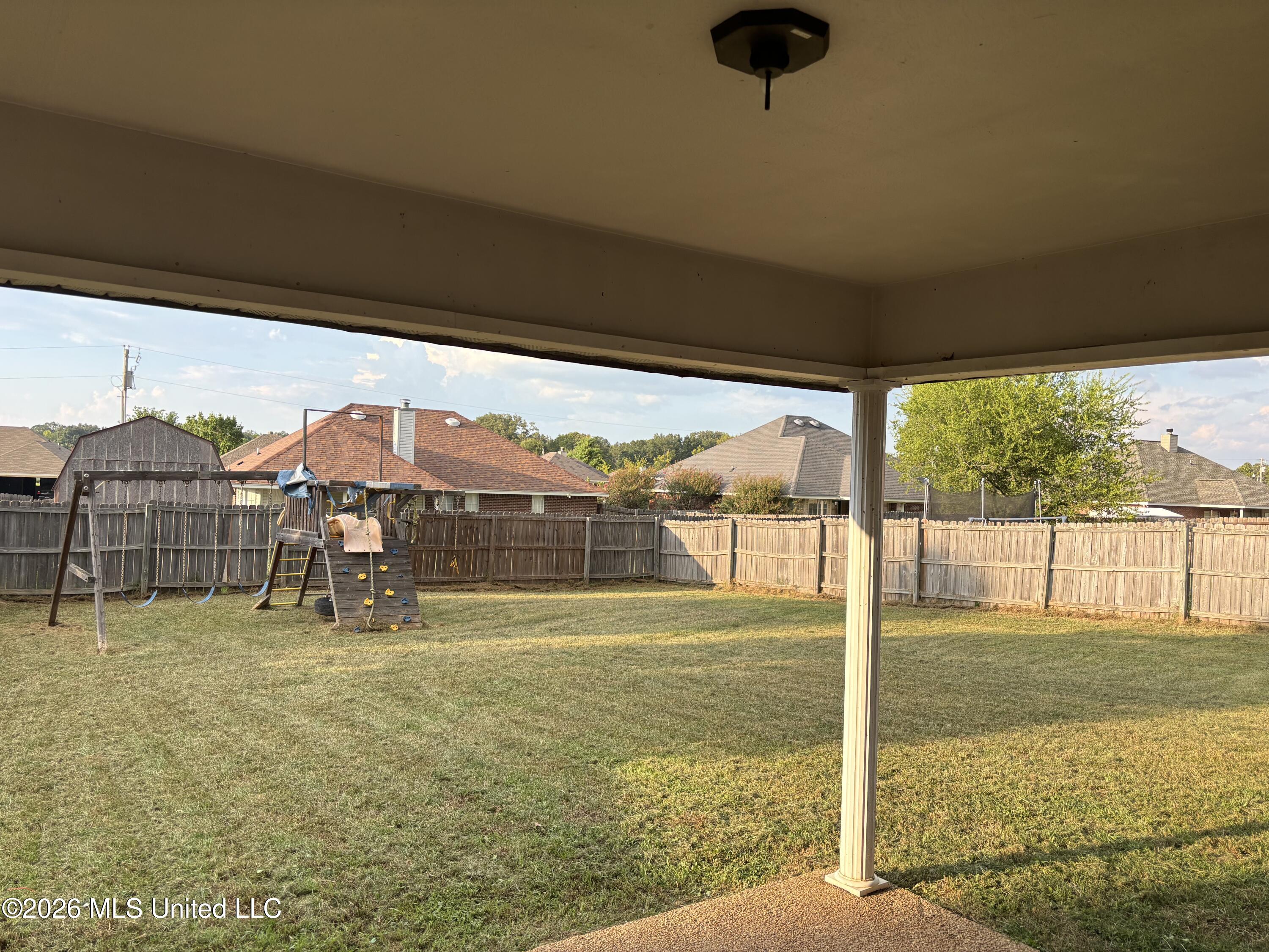 9927 Crooked Creek Circle Property Photo 16