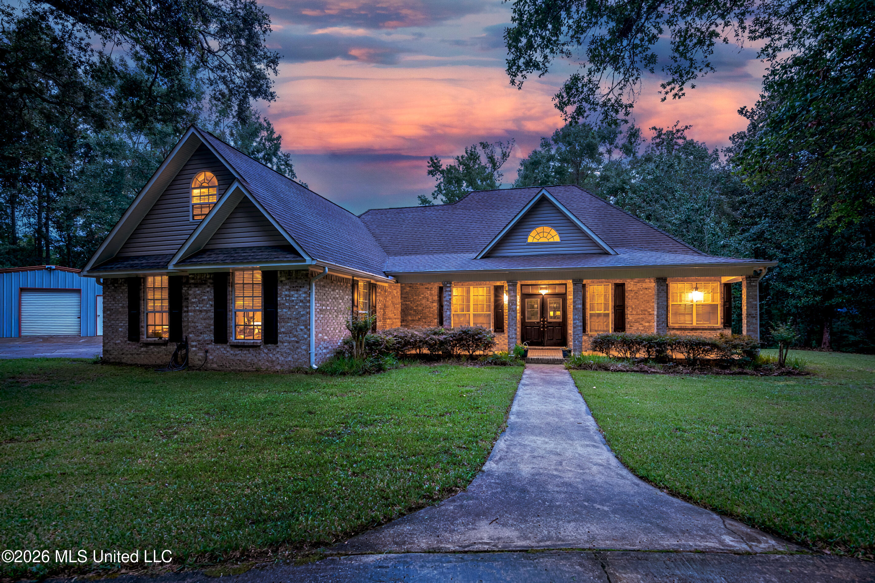 7224 Martin Bluff Road Property Photo 1