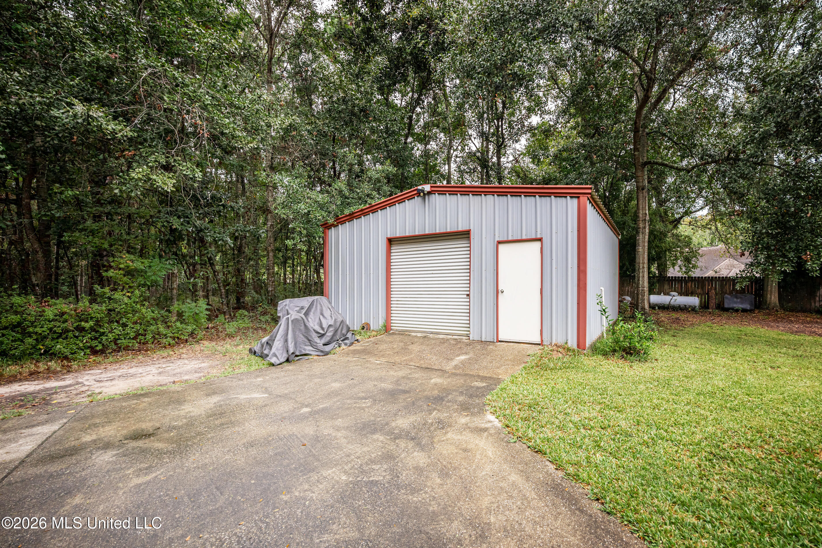 7224 Martin Bluff Road Property Photo 8