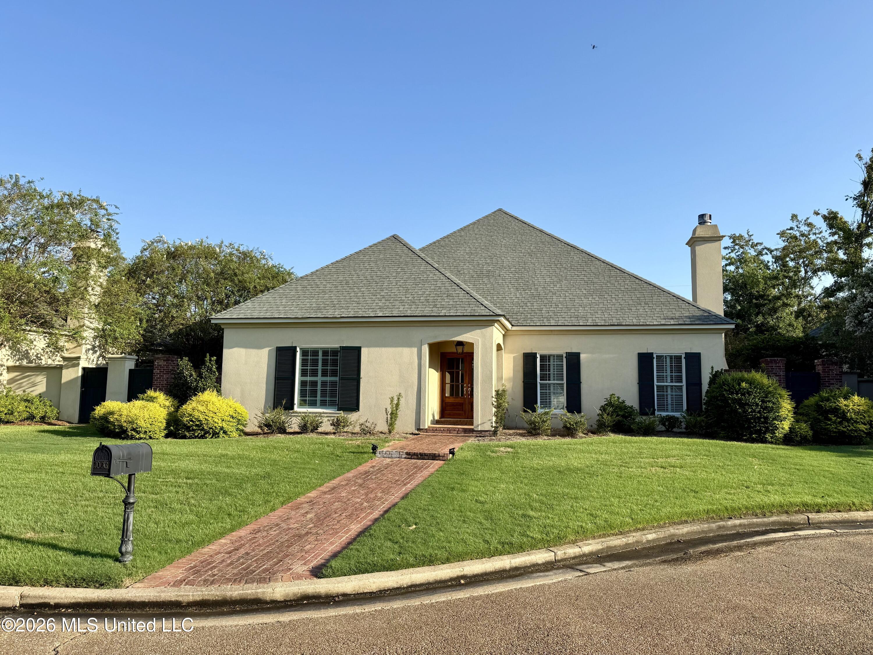 1006 River Birch Cove Property Photo 1