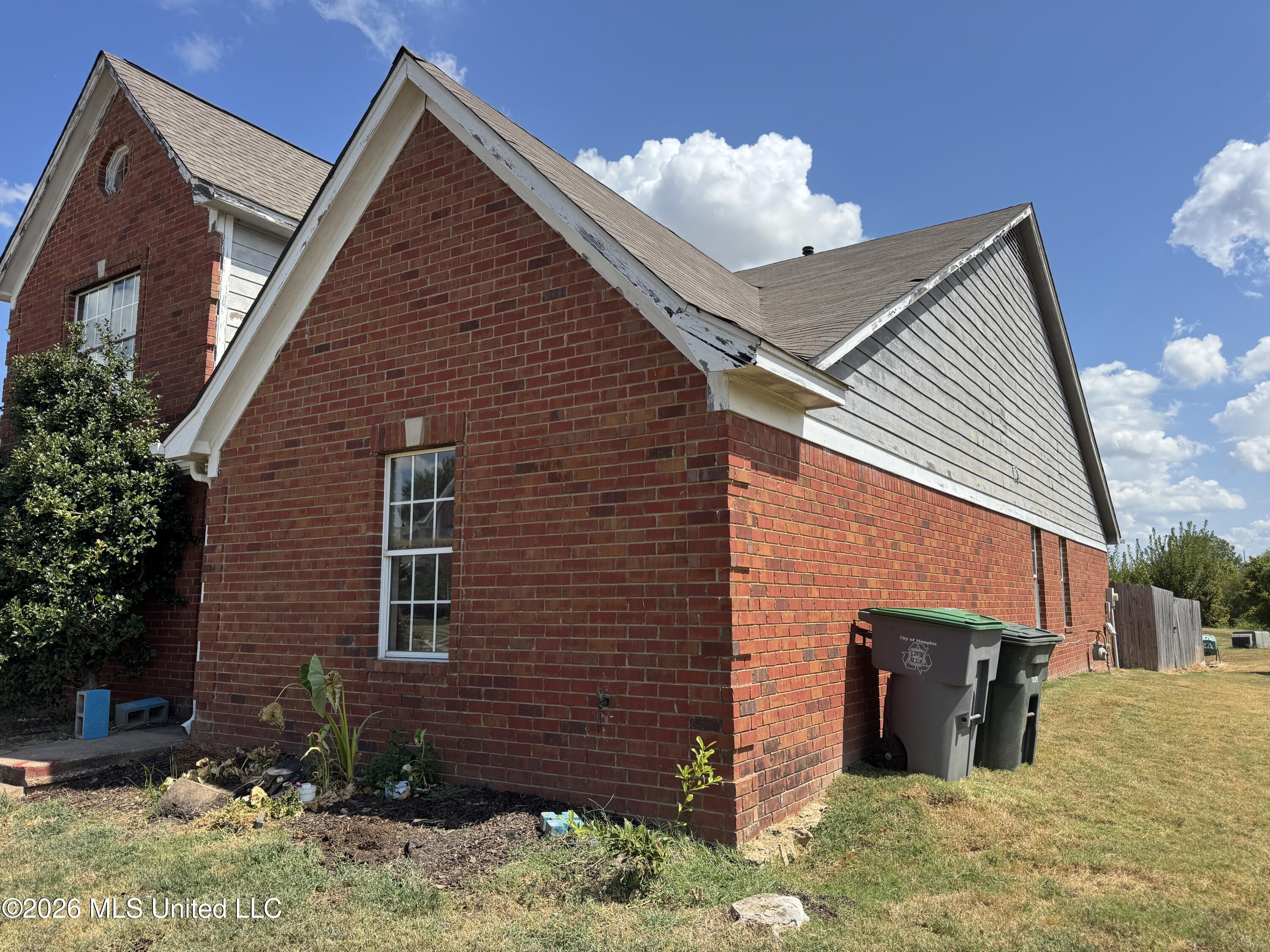 7368 Perrin Lane Property Photo 3