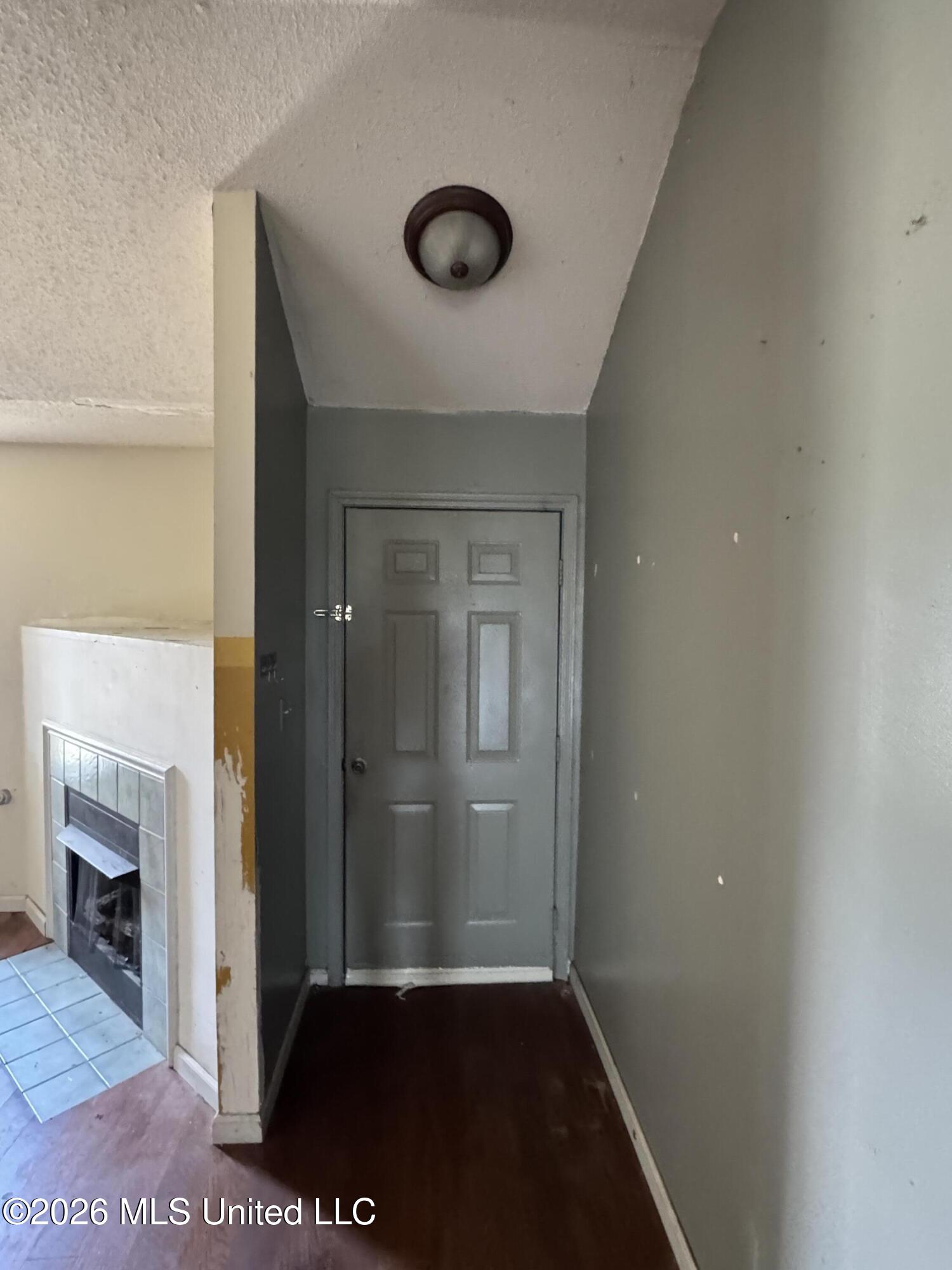 7368 Perrin Lane Property Photo 4