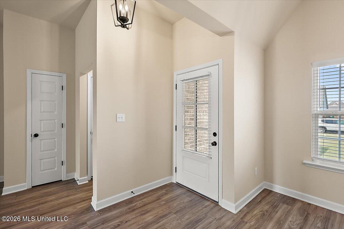 8692 Hayes Drive Property Photo 6