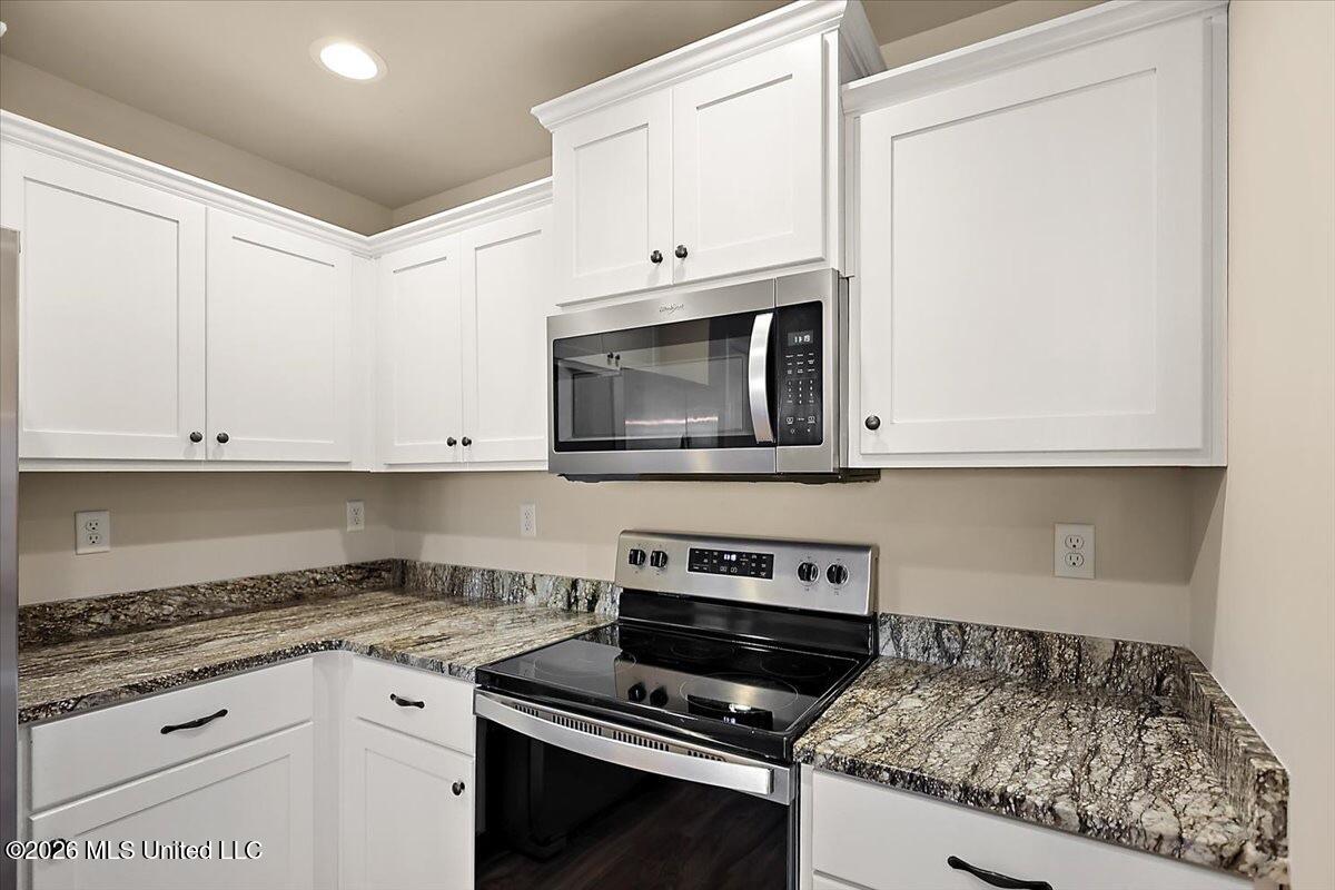 8692 Hayes Drive Property Photo 12
