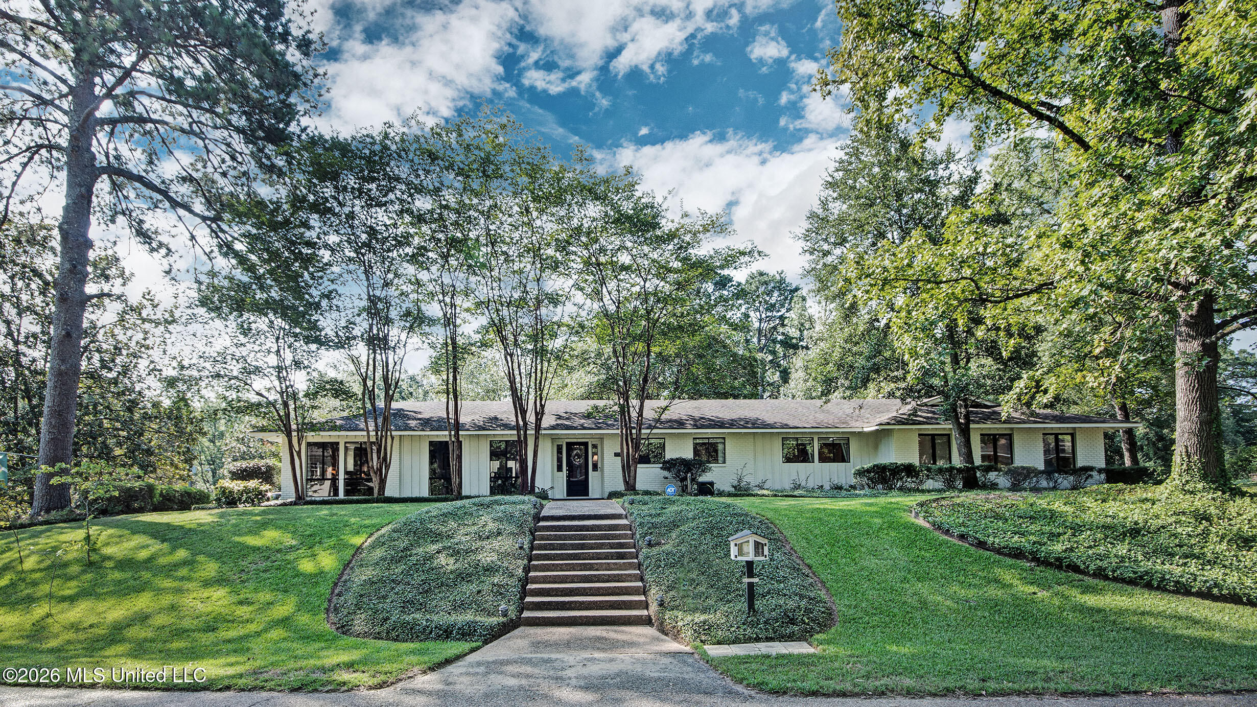 1955 Douglass Drive Property Photo 1