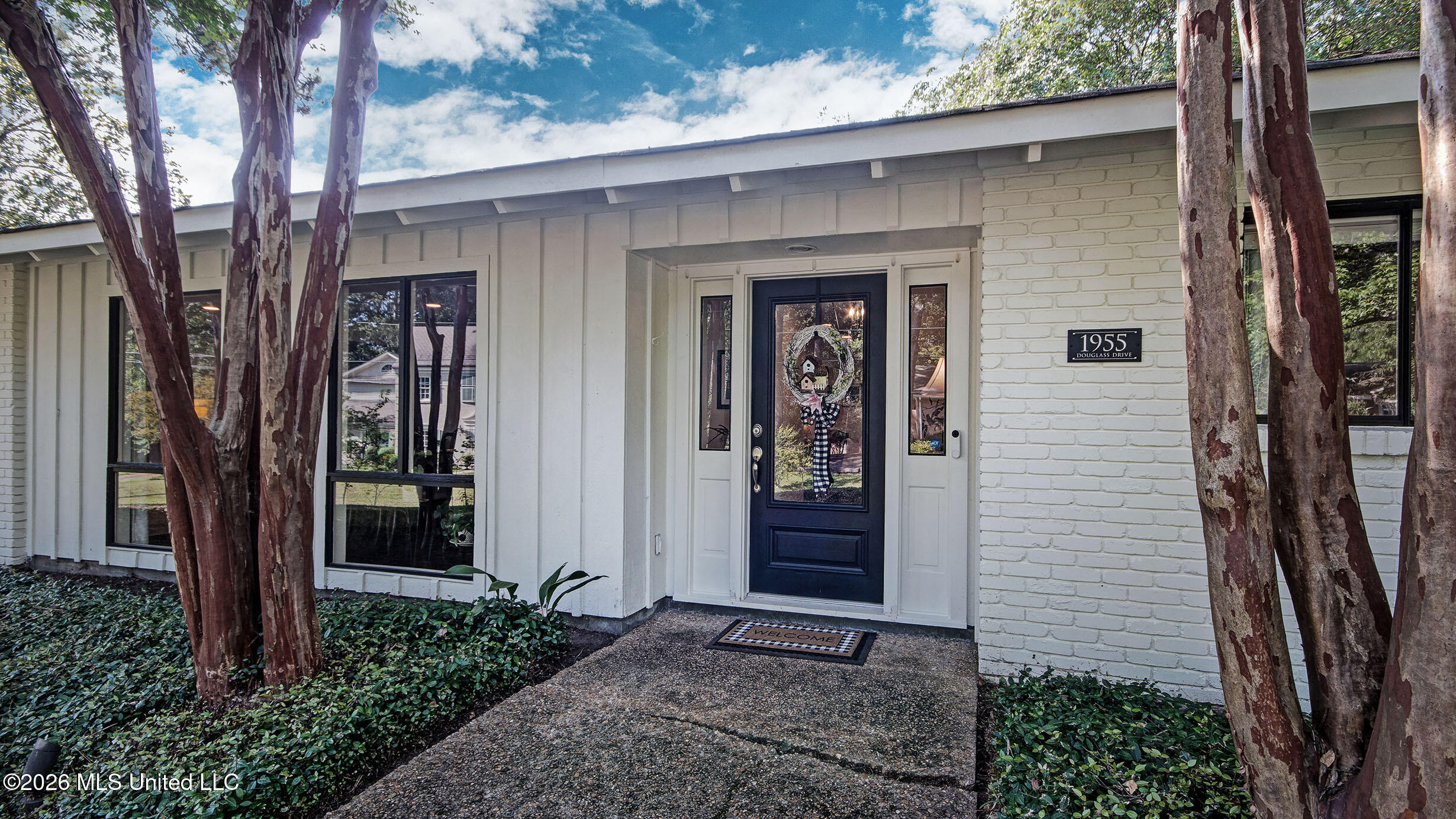 1955 Douglass Drive Property Photo 6