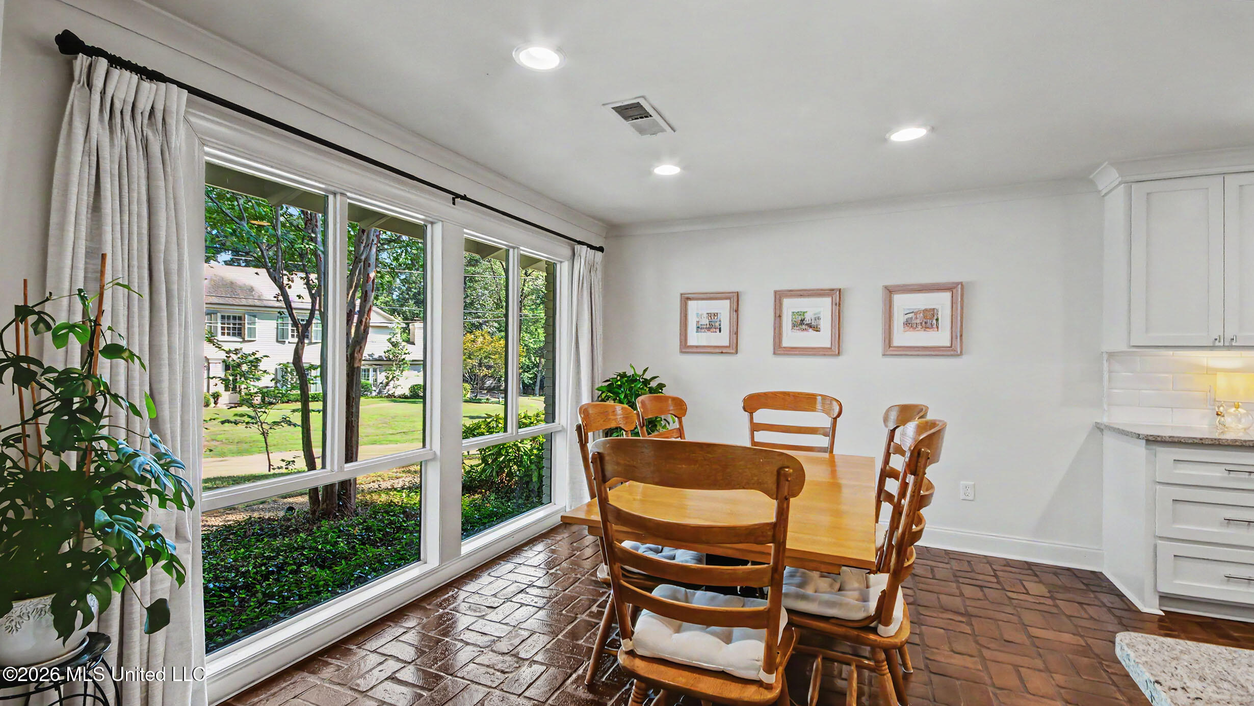 1955 Douglass Drive Property Photo 11